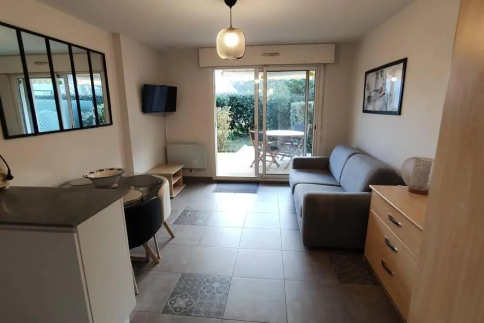 Studio meublé à 2 minutes à pied de la plage.