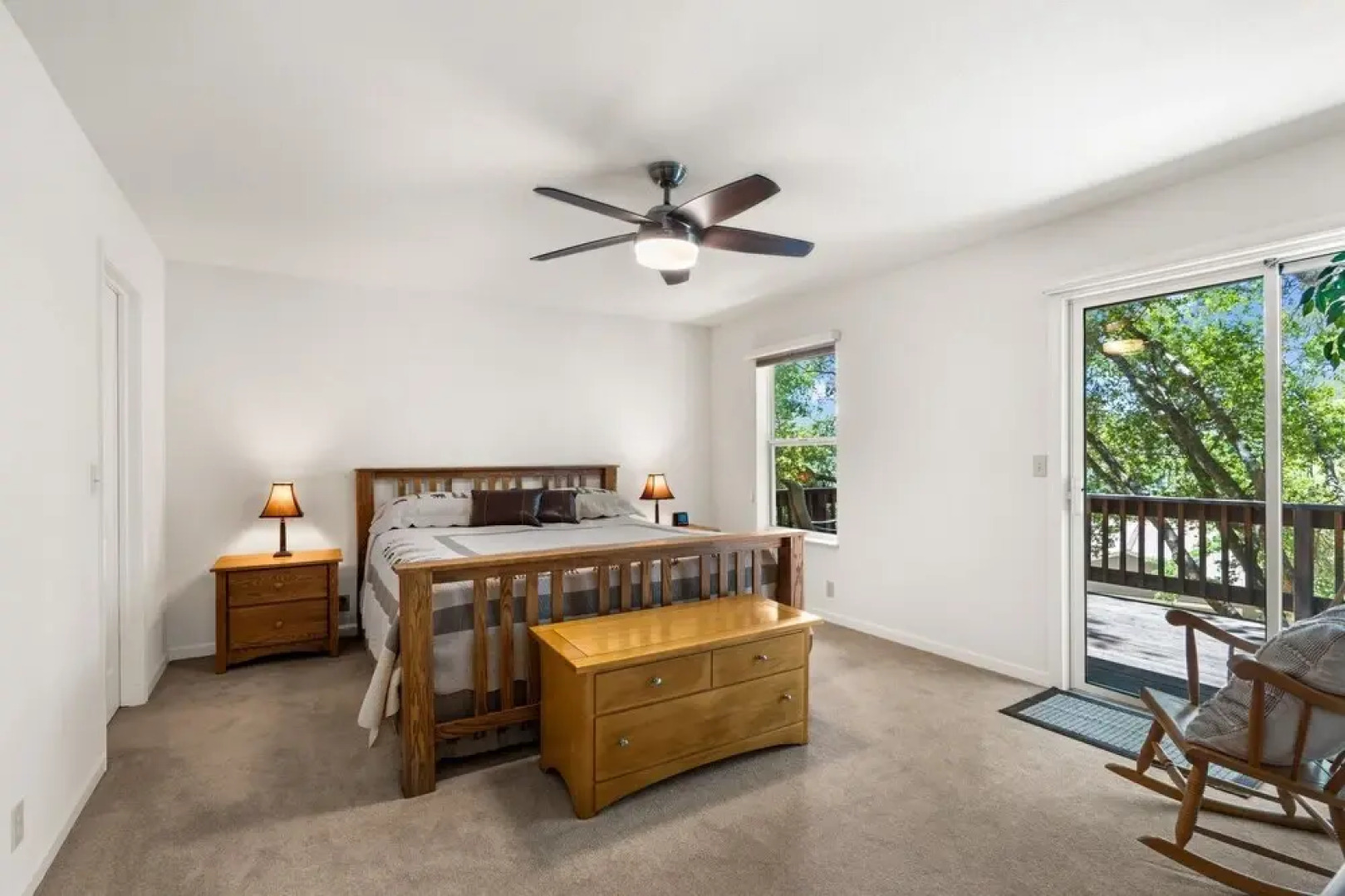 The Gathering Place - 2-Level Home with Game Room by Yosemite Region Resorts