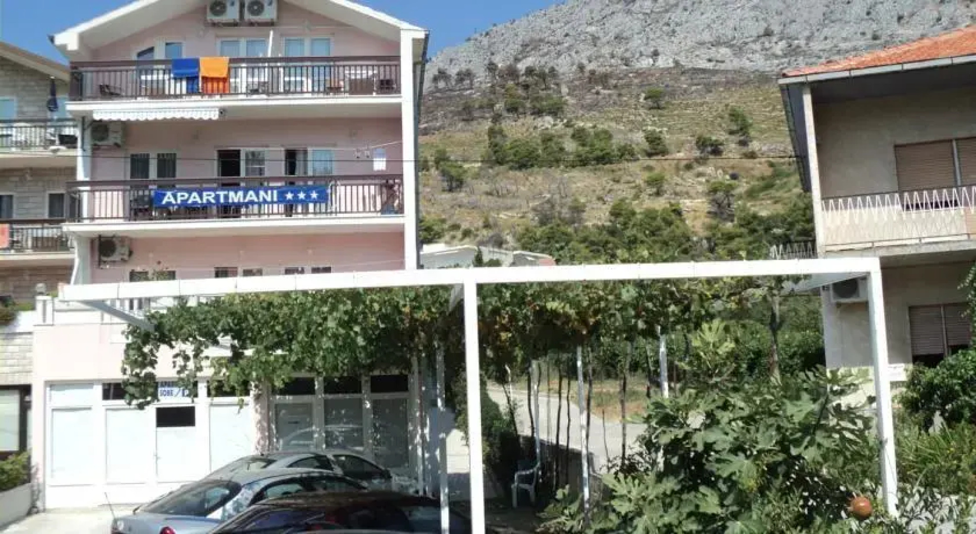 Apartments Mihovil