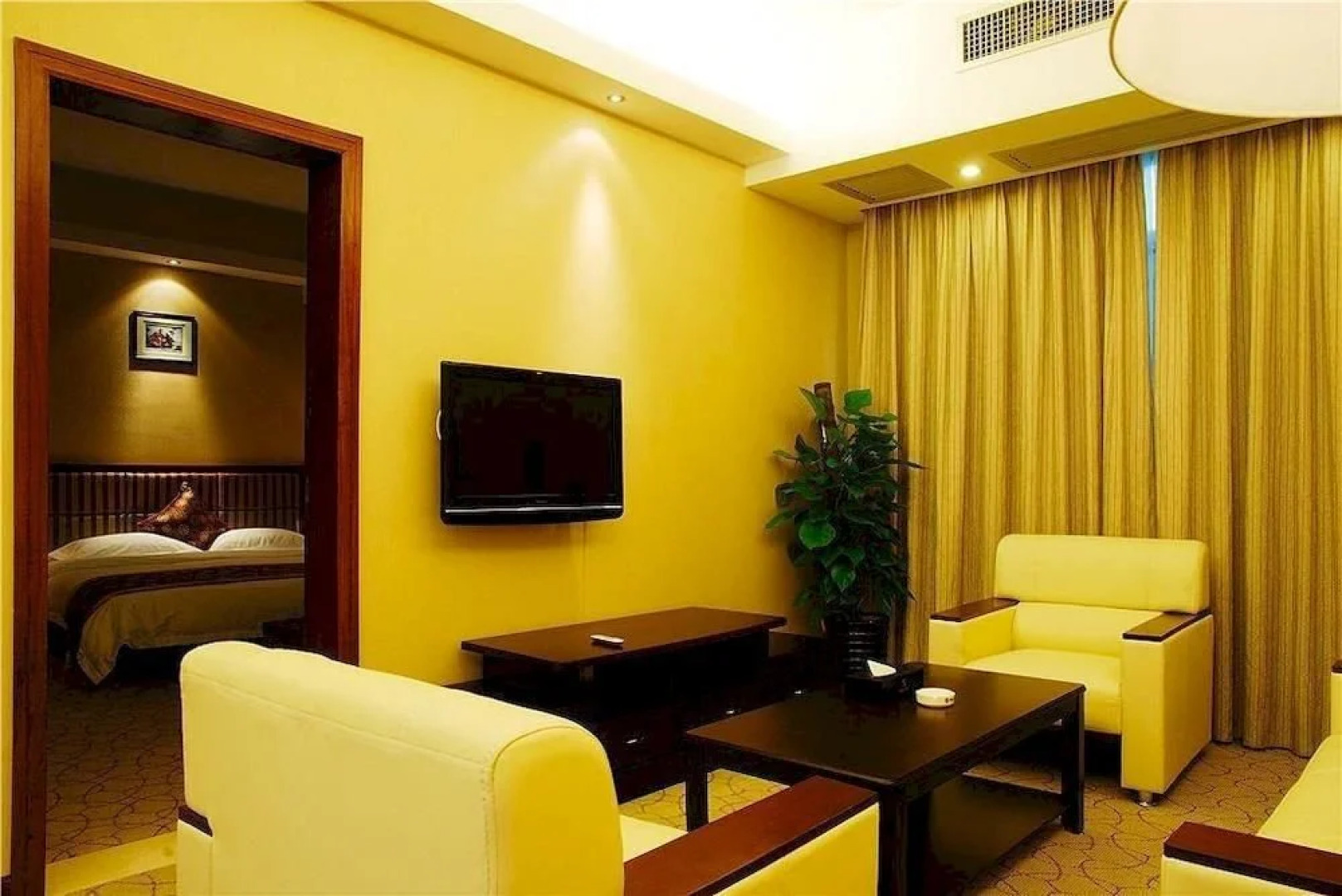 Bronze Drums Grand Hotel