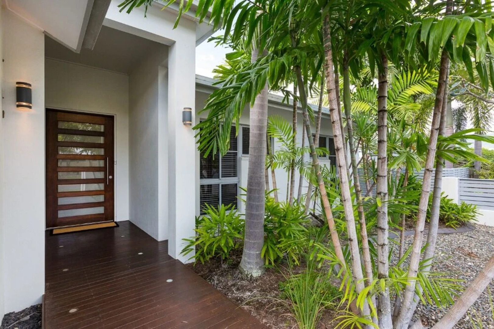 Cairns Beaches Home With Water View