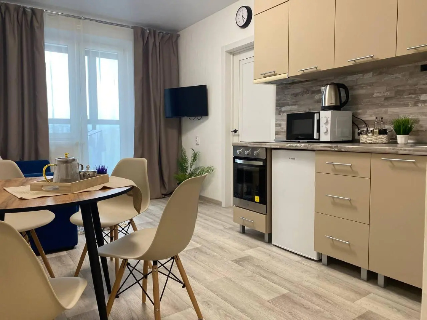 Поделам уютная квартира у арены "Трактор"