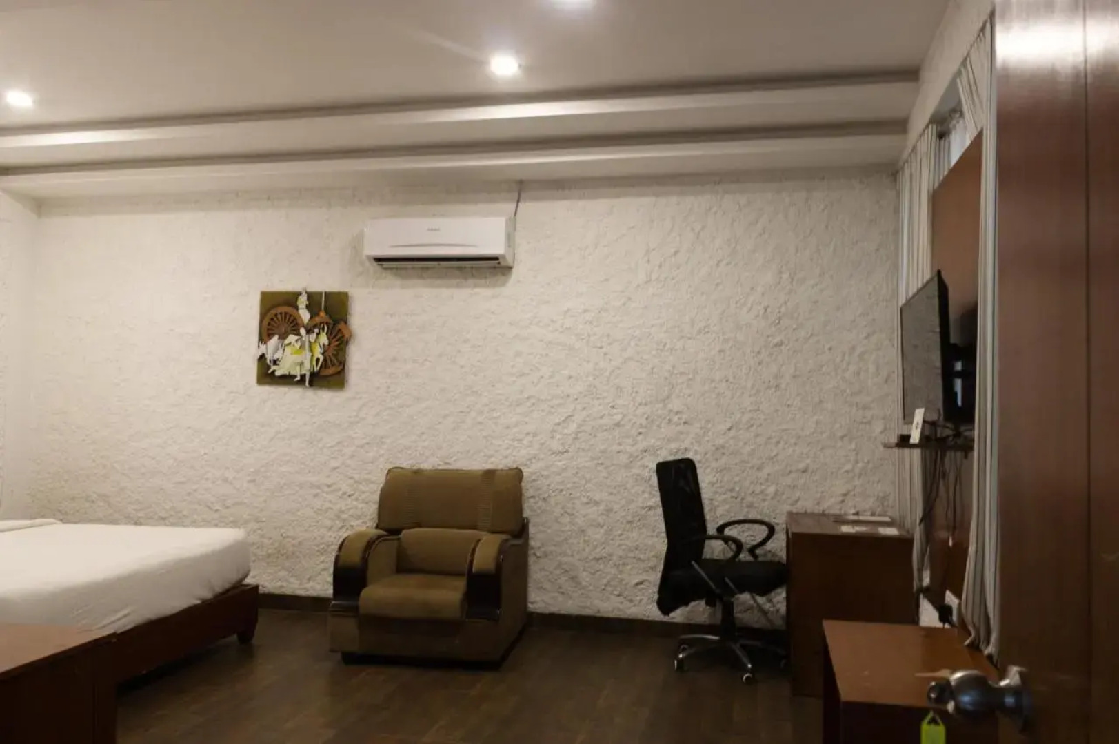 Mrugavani Resort and Spa