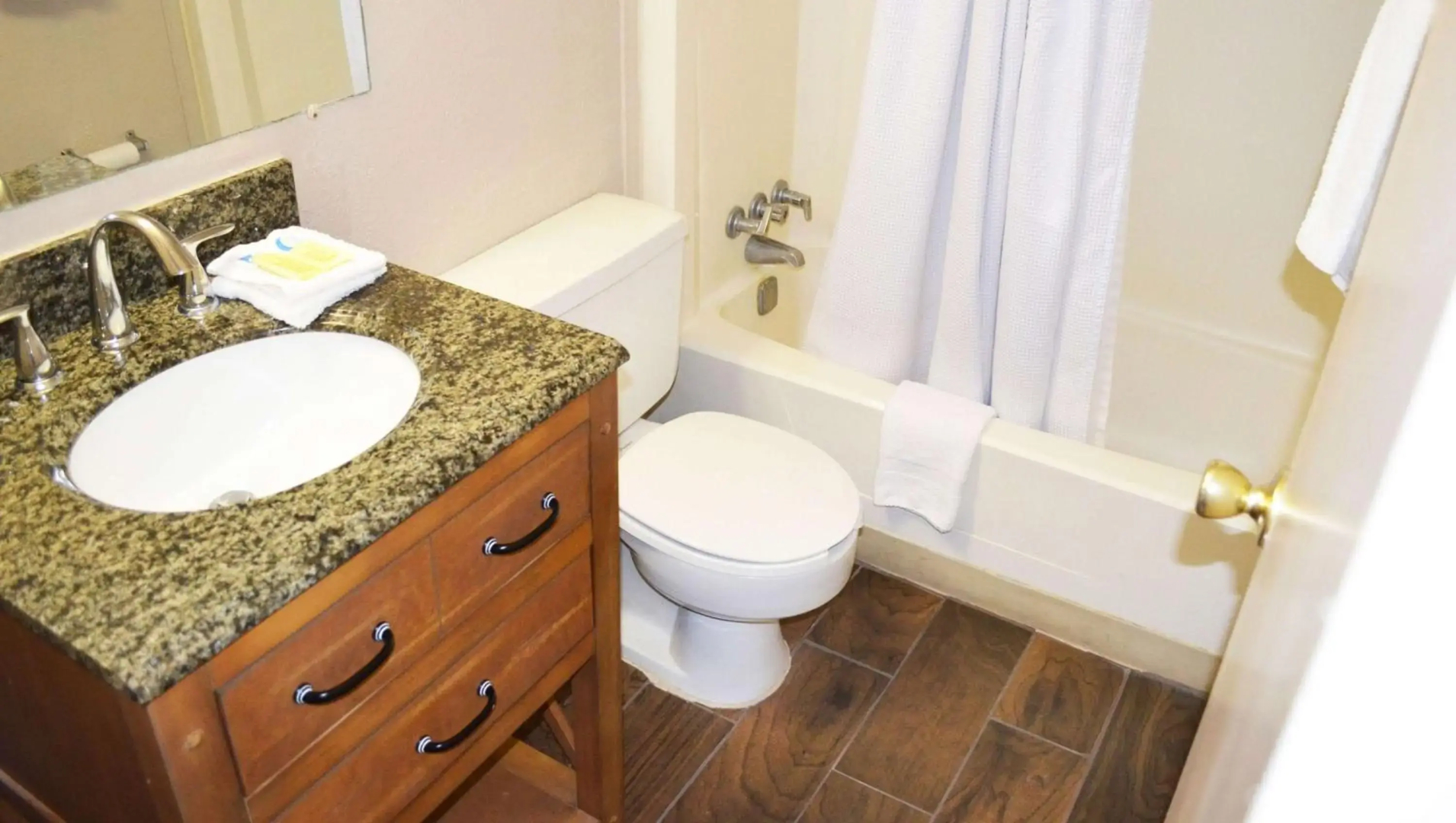 Magnuson Hotel Detroit Airport