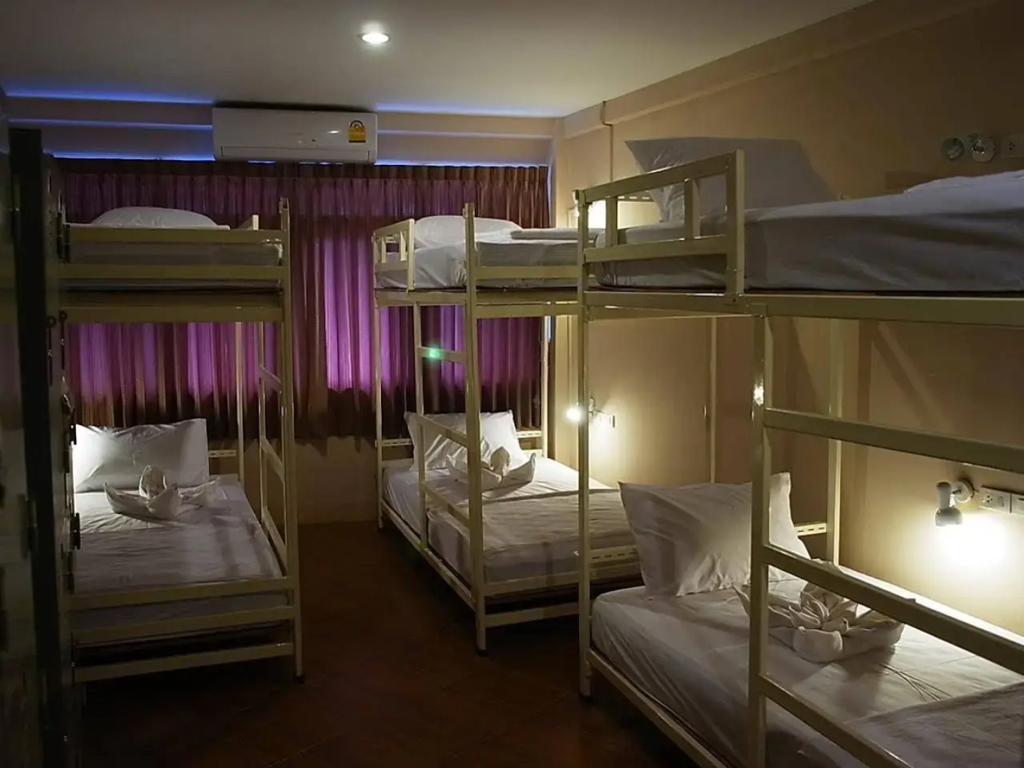 VX The Fifty - Hostel