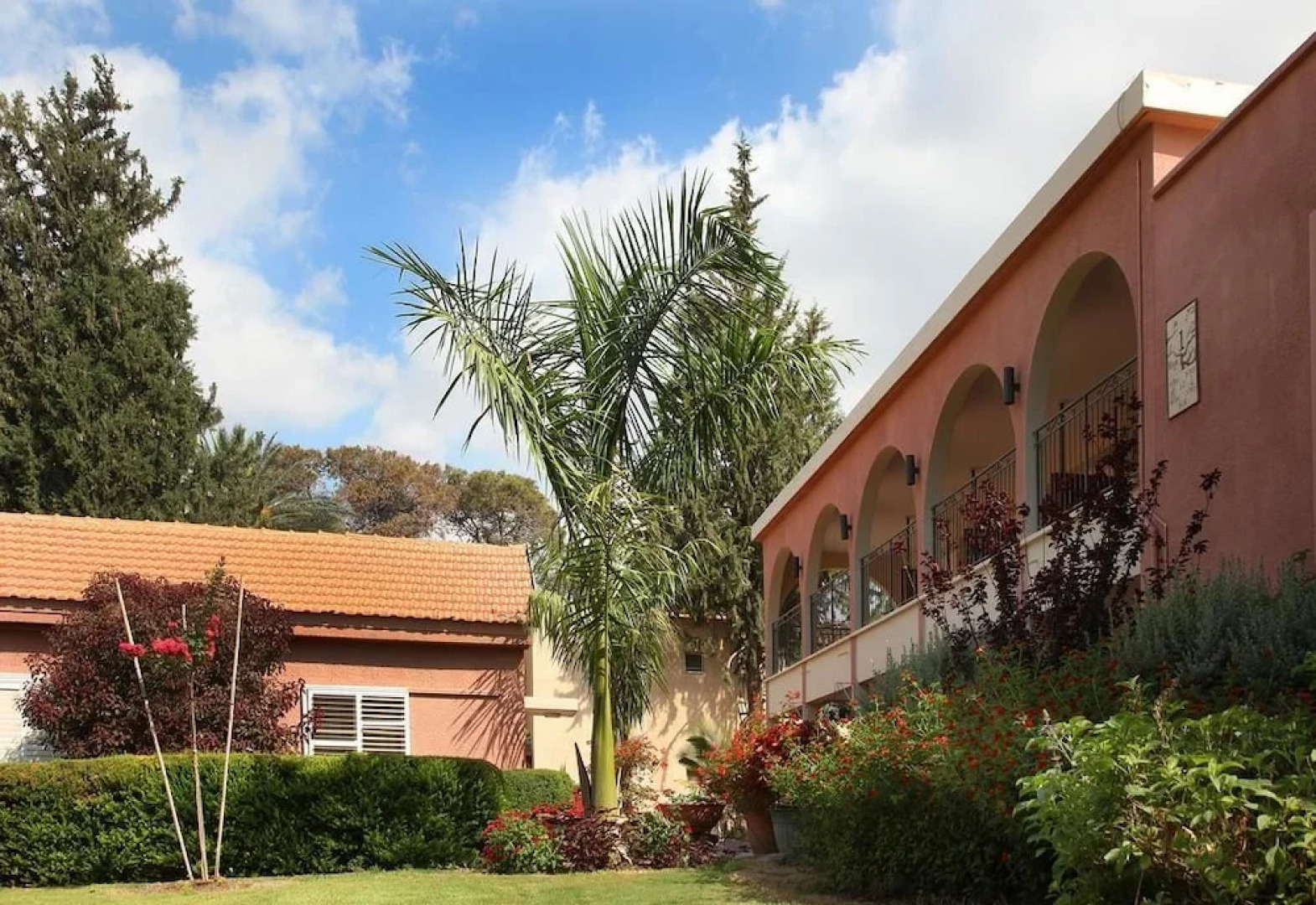 Shaar Hagolan Kibbutz Country Lodging