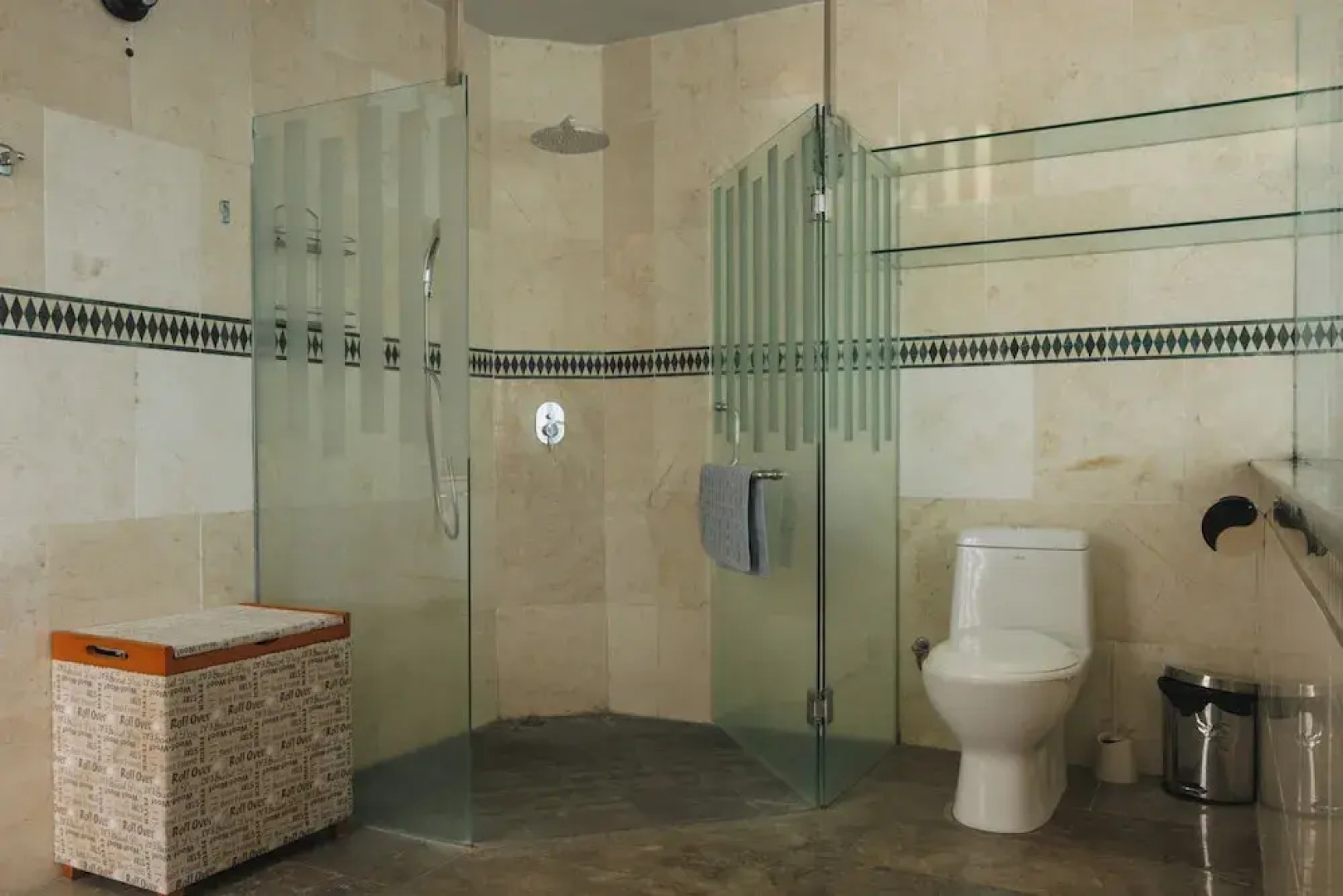 Blue Marlin 6-BR Villa Singaraja Bali