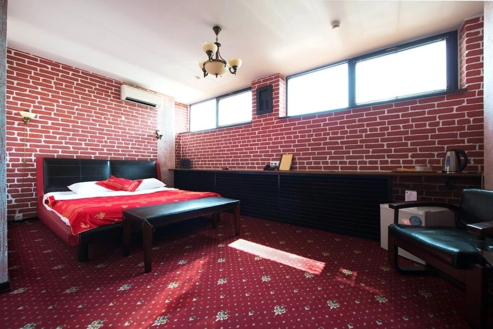 Кристалл Палас