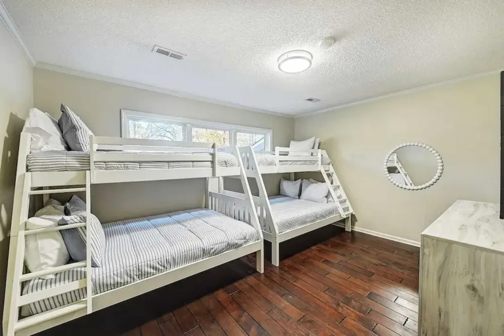 Lakefront Home Private Dock, Tiki Bar, Firepit Shore to Please by Avantstay