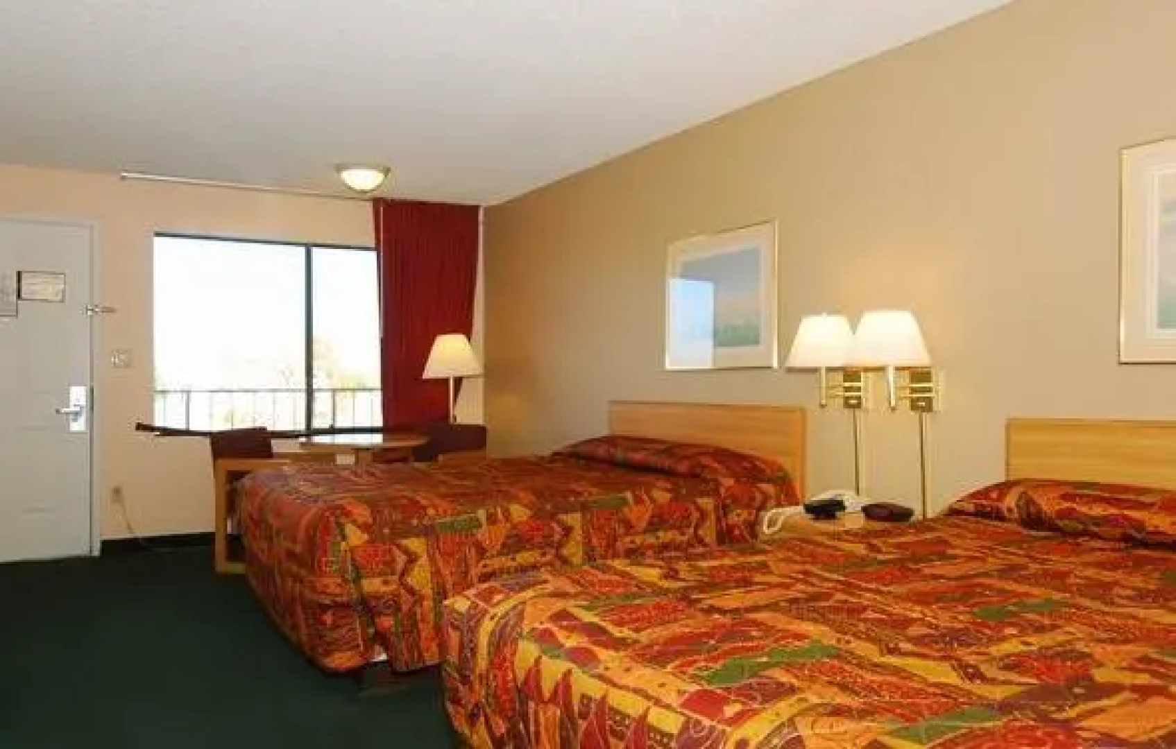 Super 8 Lindsay Olive Tree