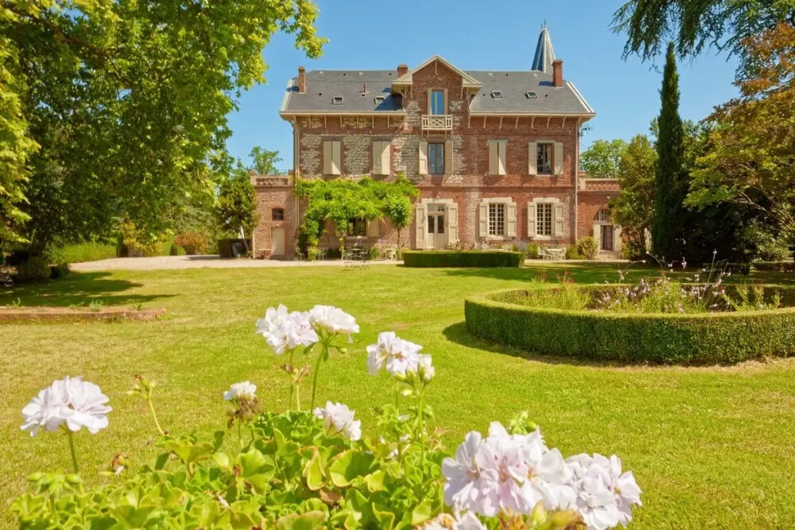 Domaine Du Buc, Le Chateau
