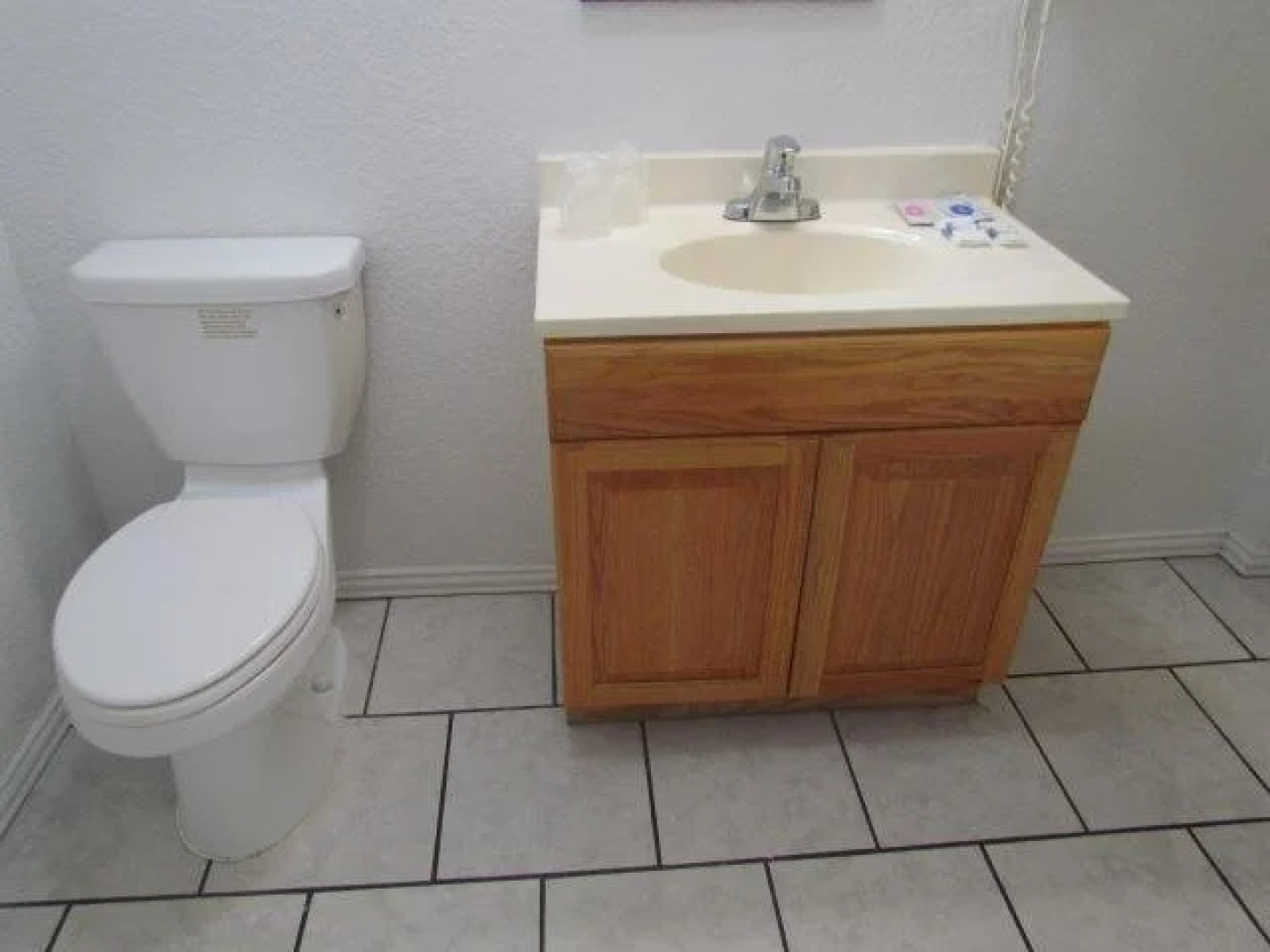 Budget Inn & Suites