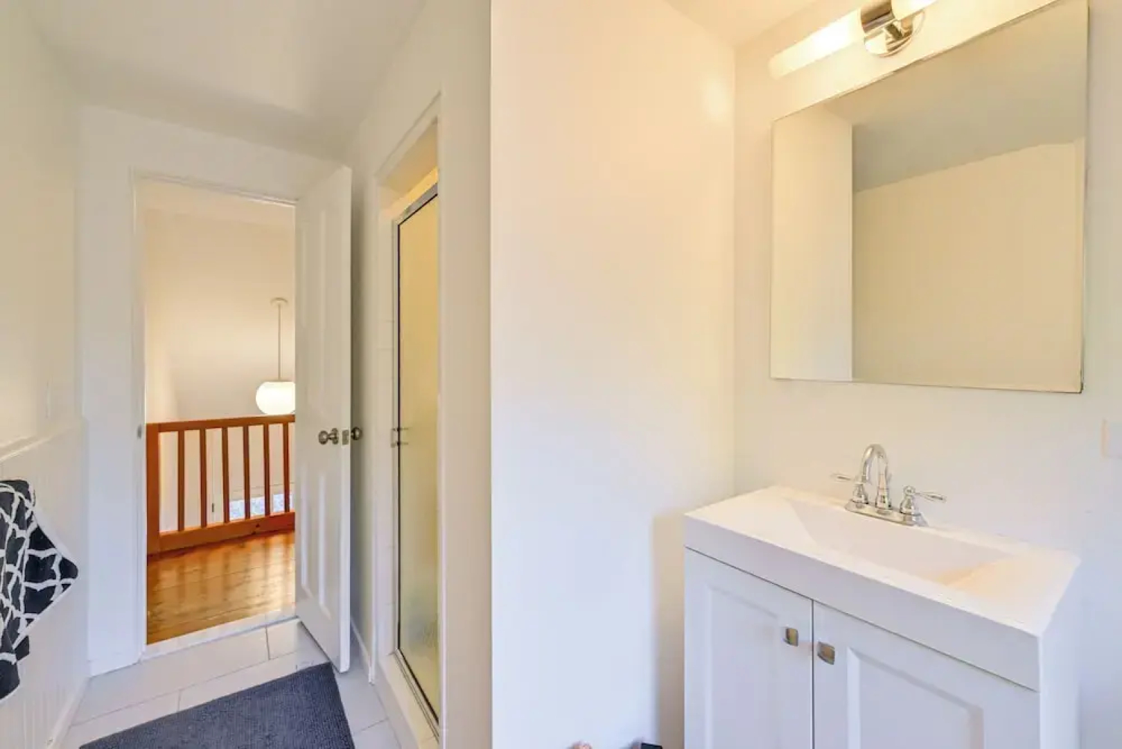 Walk to Amagansett Beach: Cottage w/ Deck!