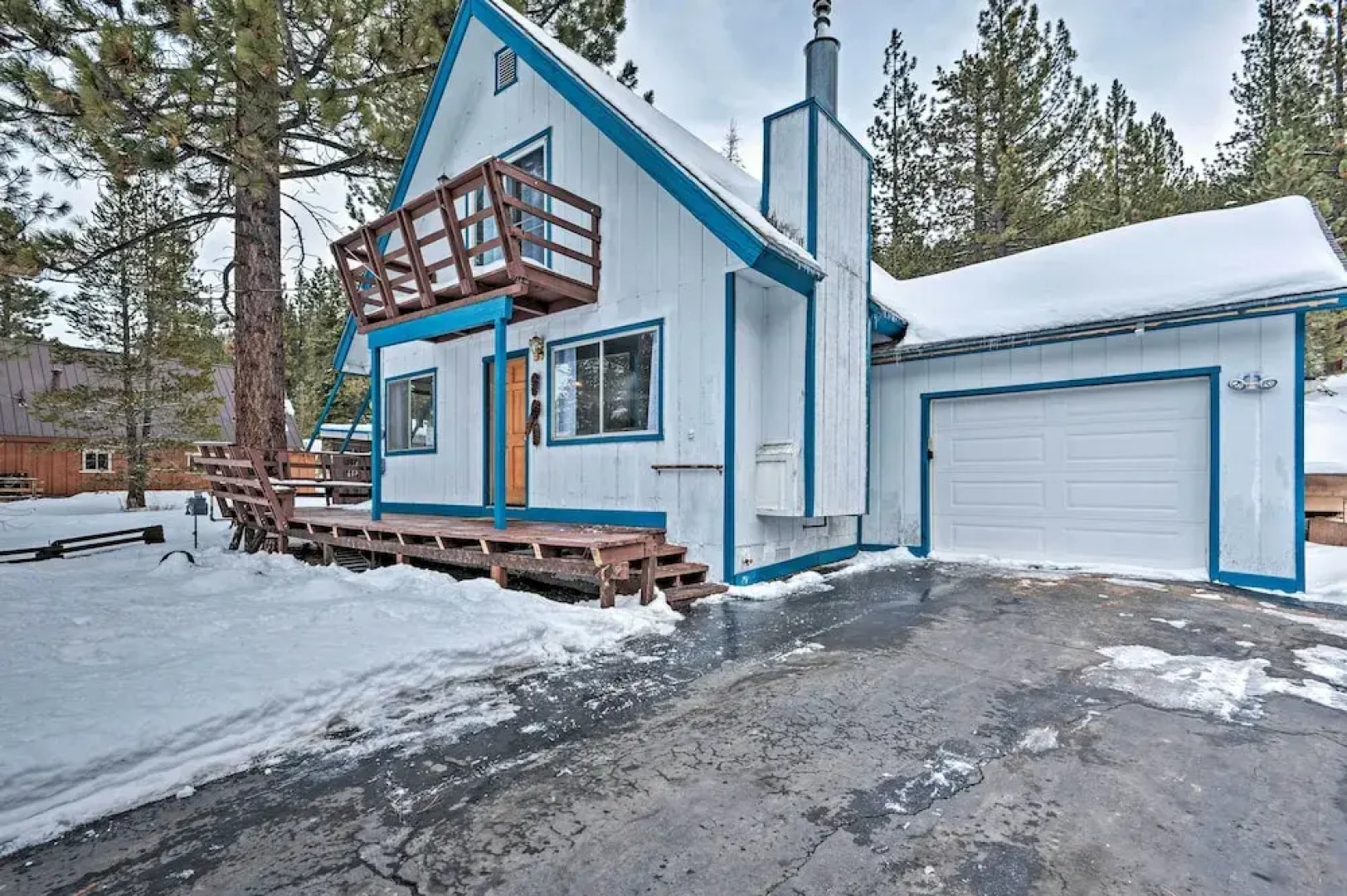 Peaceful & Upscale Ski Cabin: 11 Mi to Heavenly!