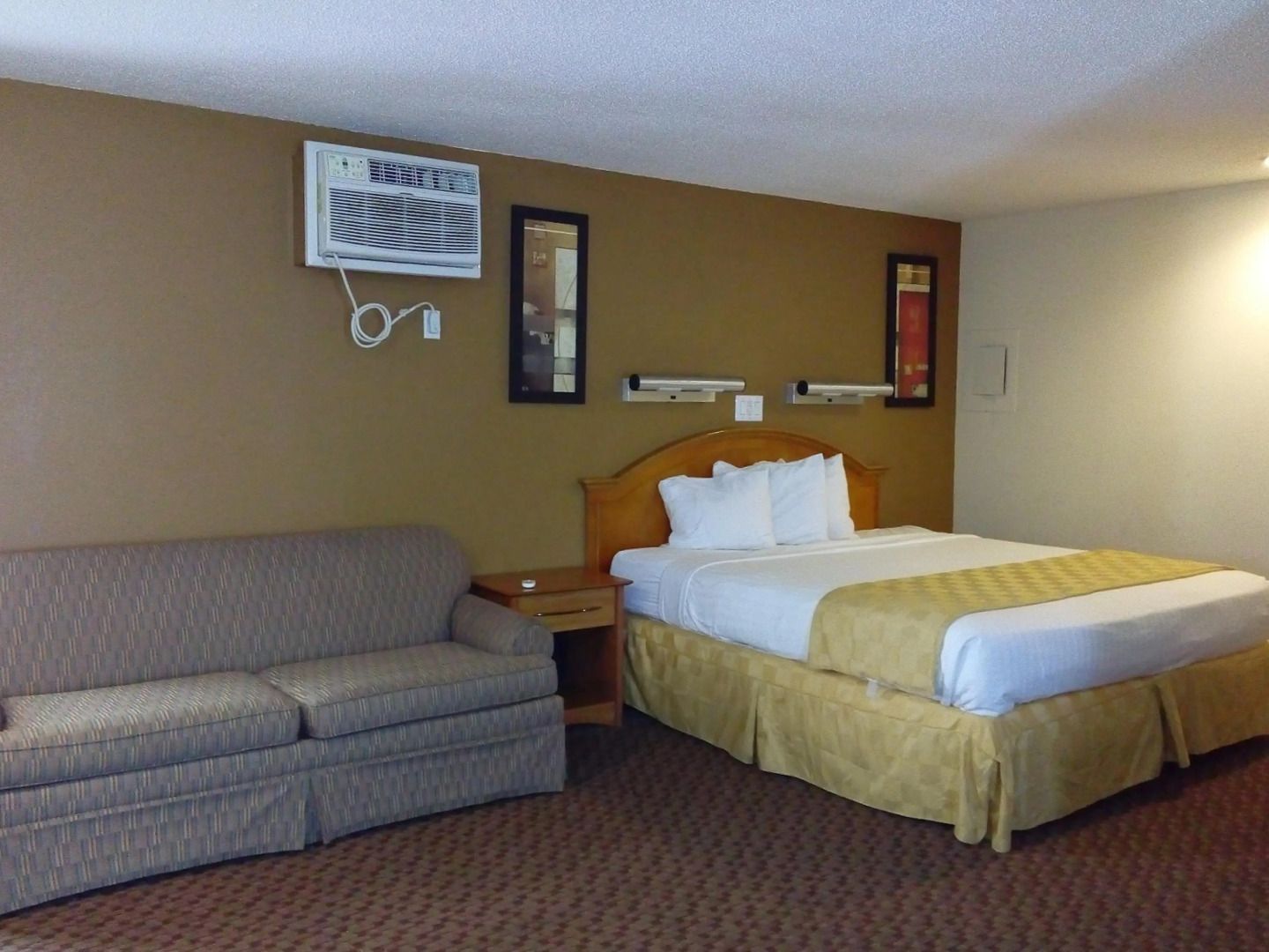 Americas Best Value Inn and Suites Lexington Park