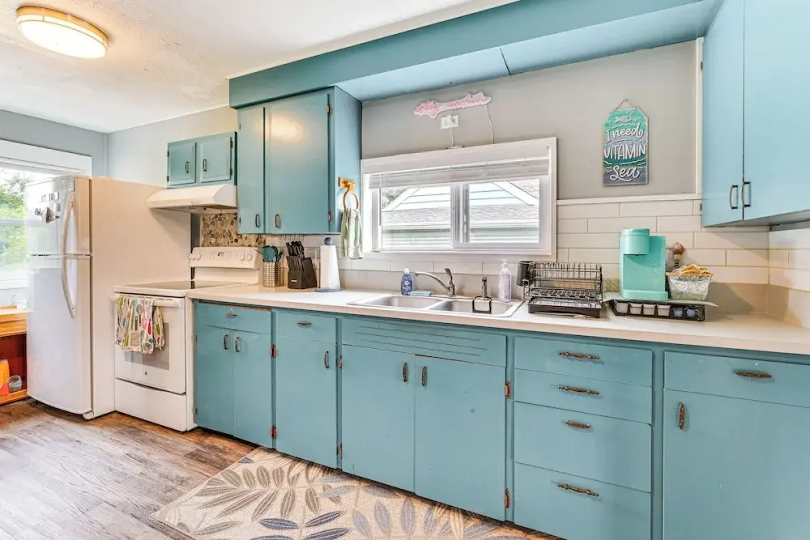 Walk to Beach: Charming Home - 3 Mi to Seabrook