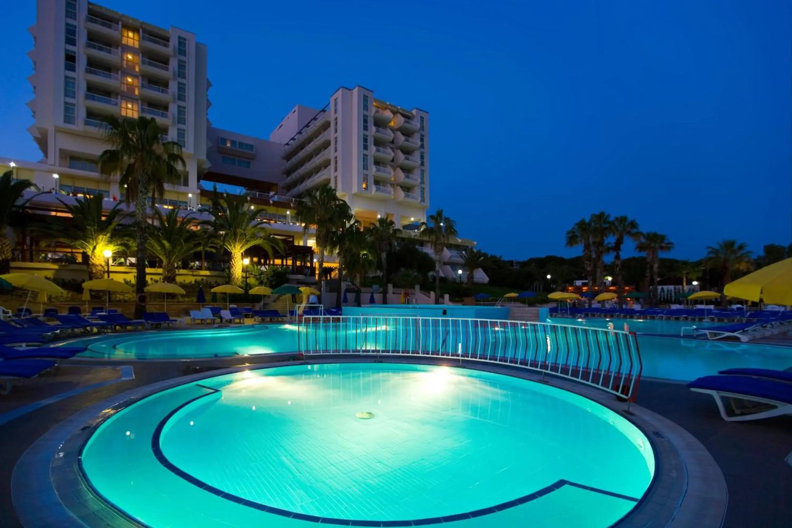 Fantasia Deluxe Hotel