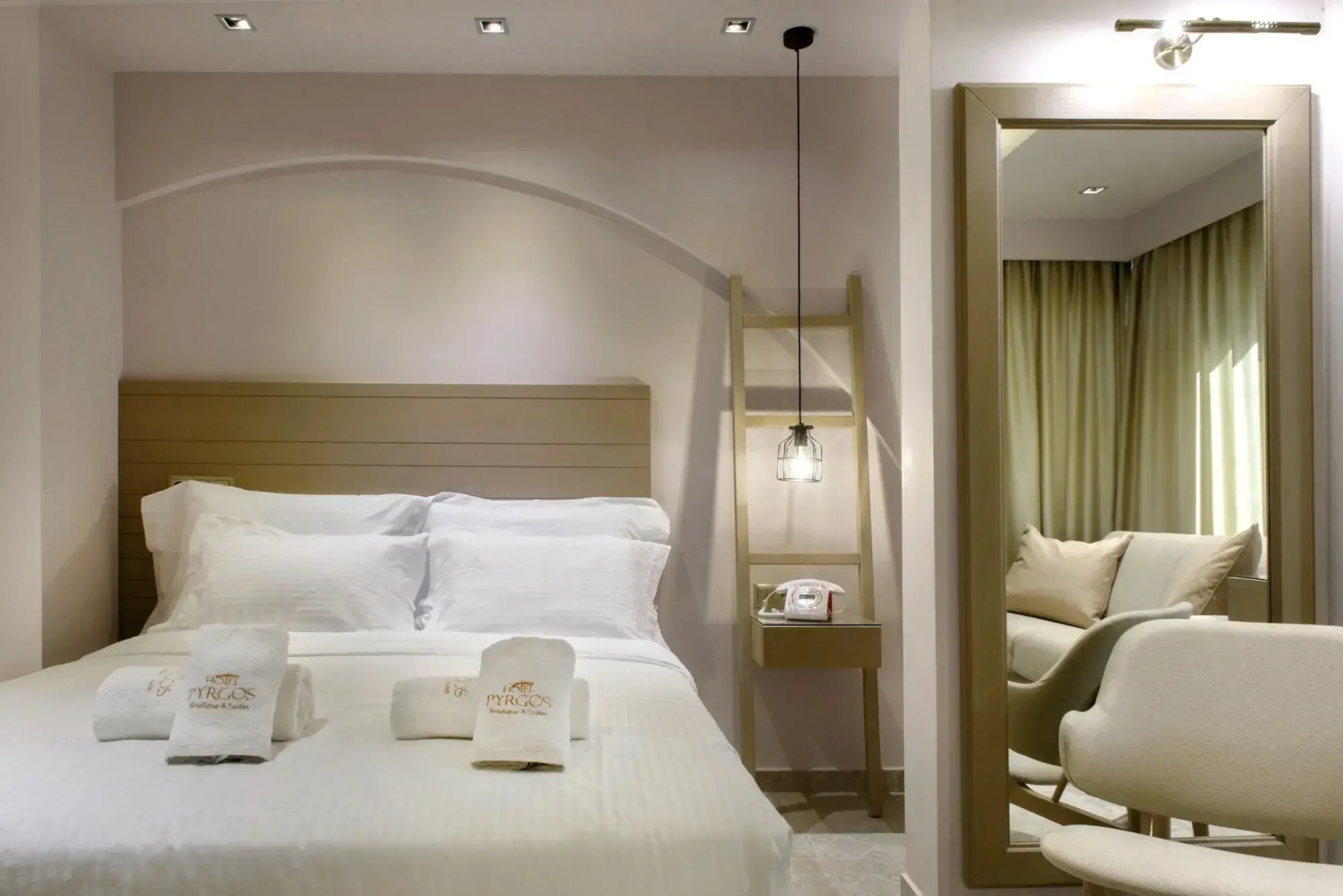 Hotel Pyrgos Boutique & Suites