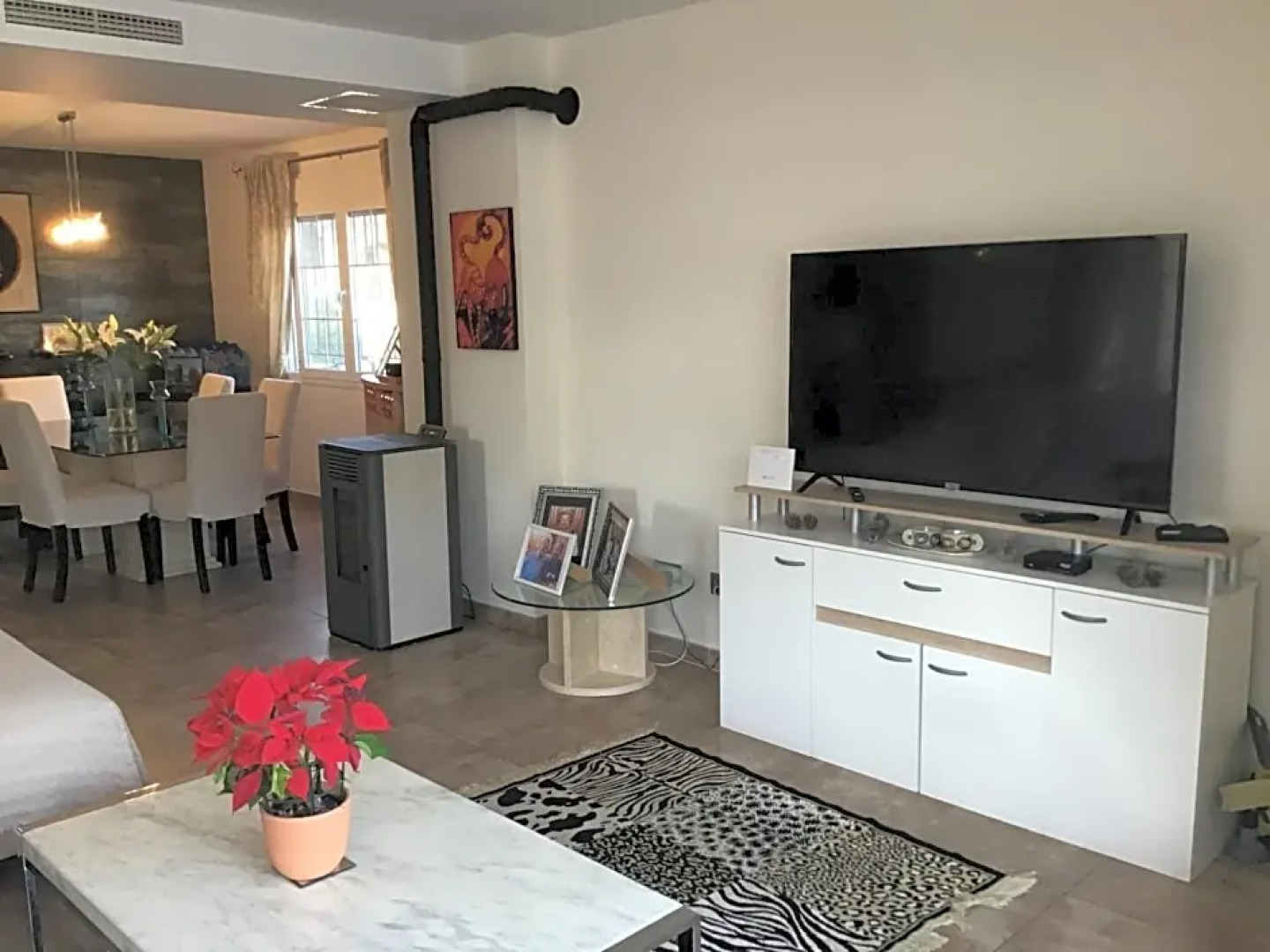 Double Room with Shared Bathroom and Shared Communal Areas R4