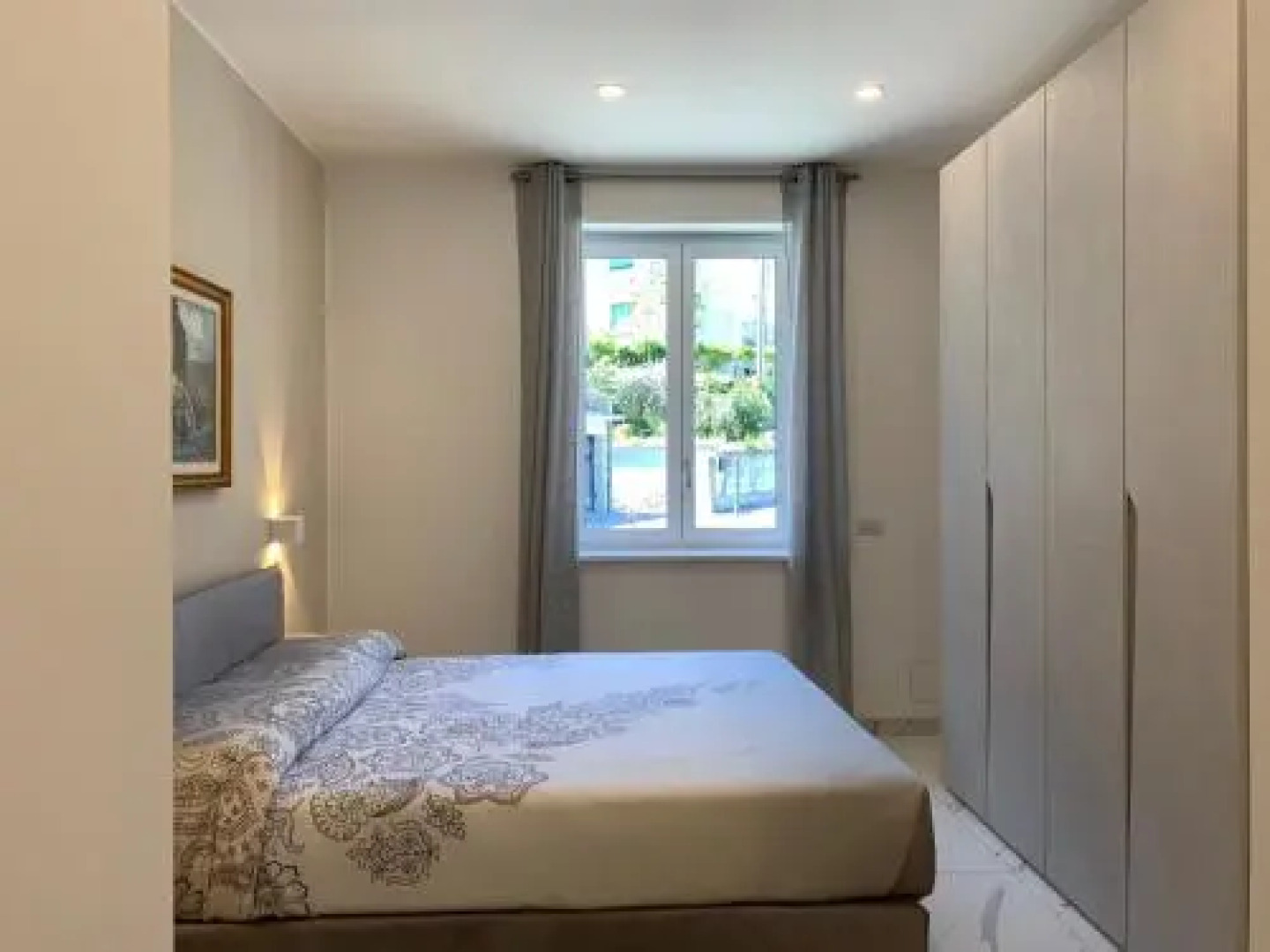 The Bright Apartments