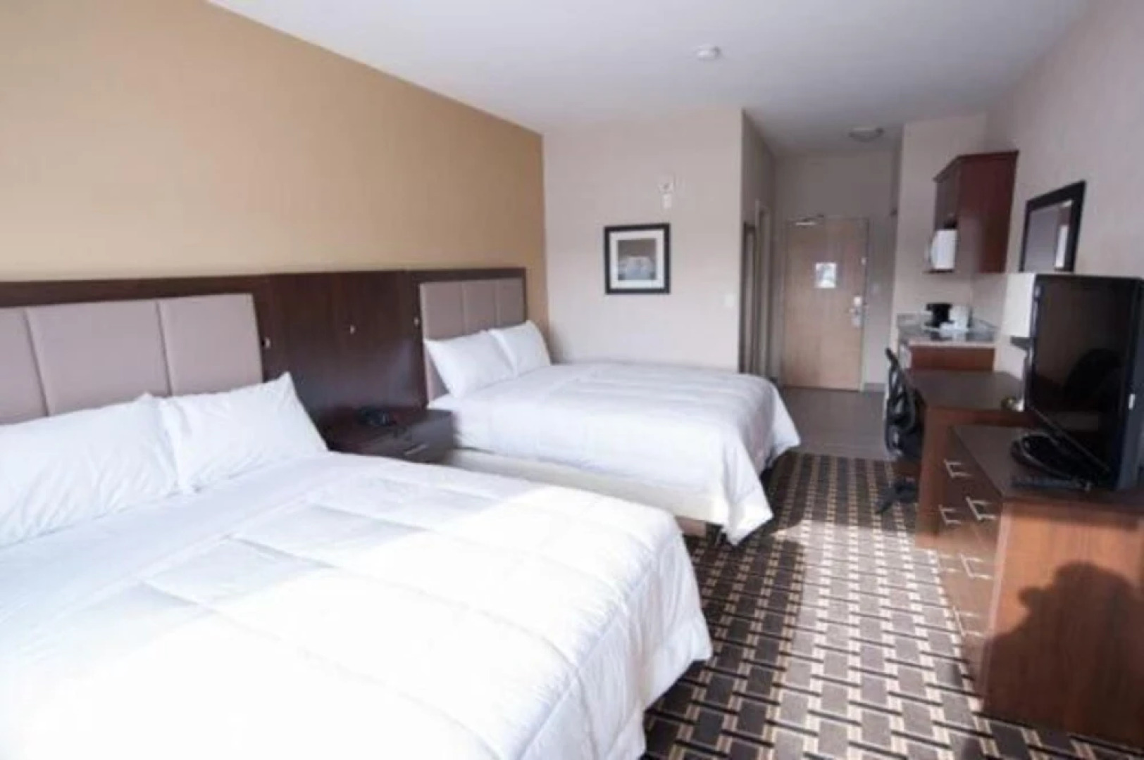 Redvers Western Star Inn & Suites