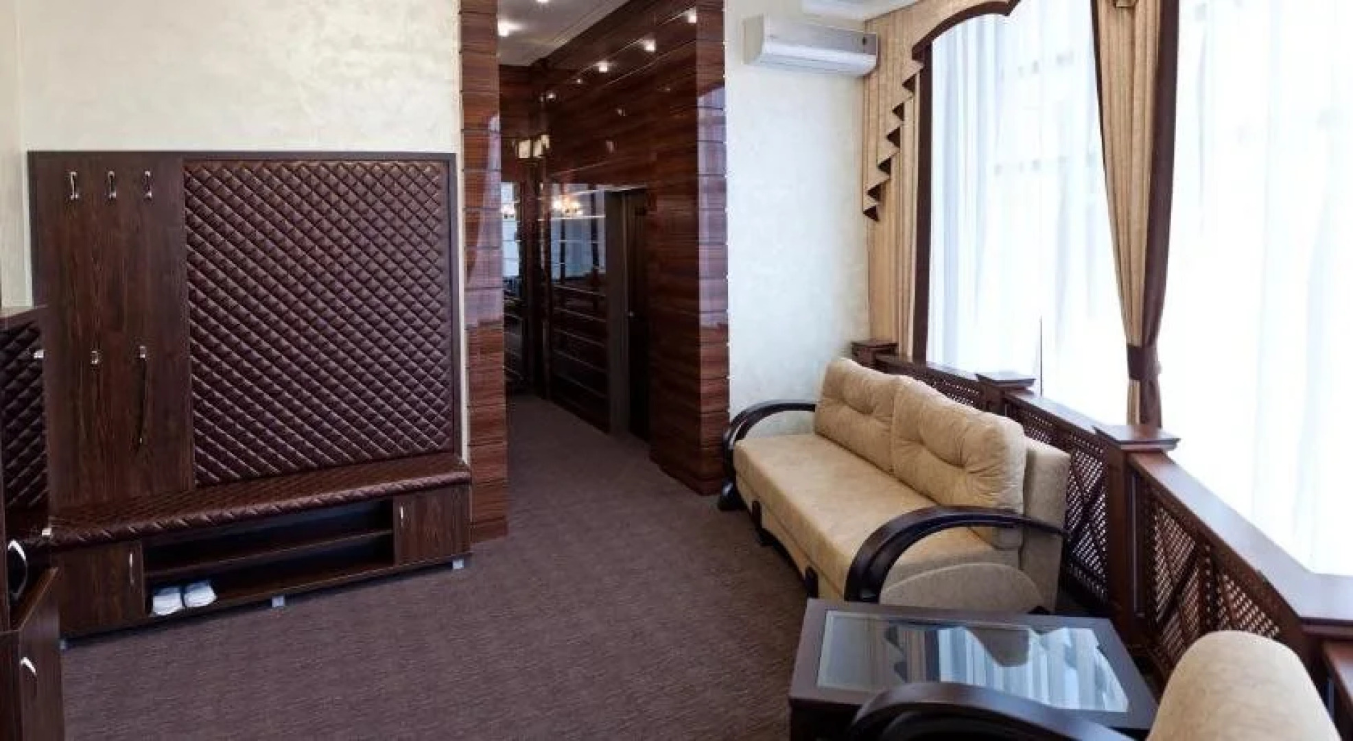 Отель Айсберг