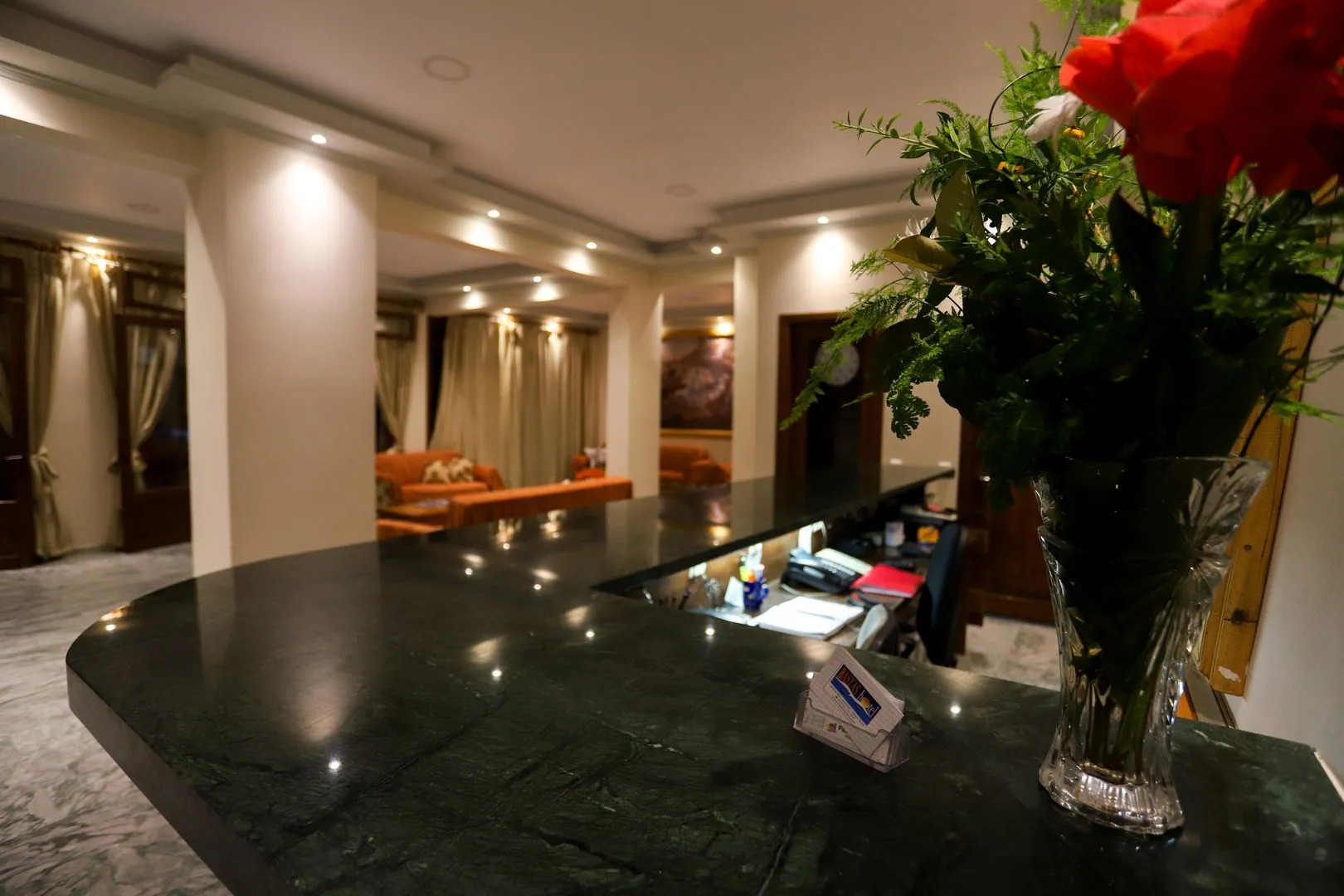 Bastas Hotel & Studios