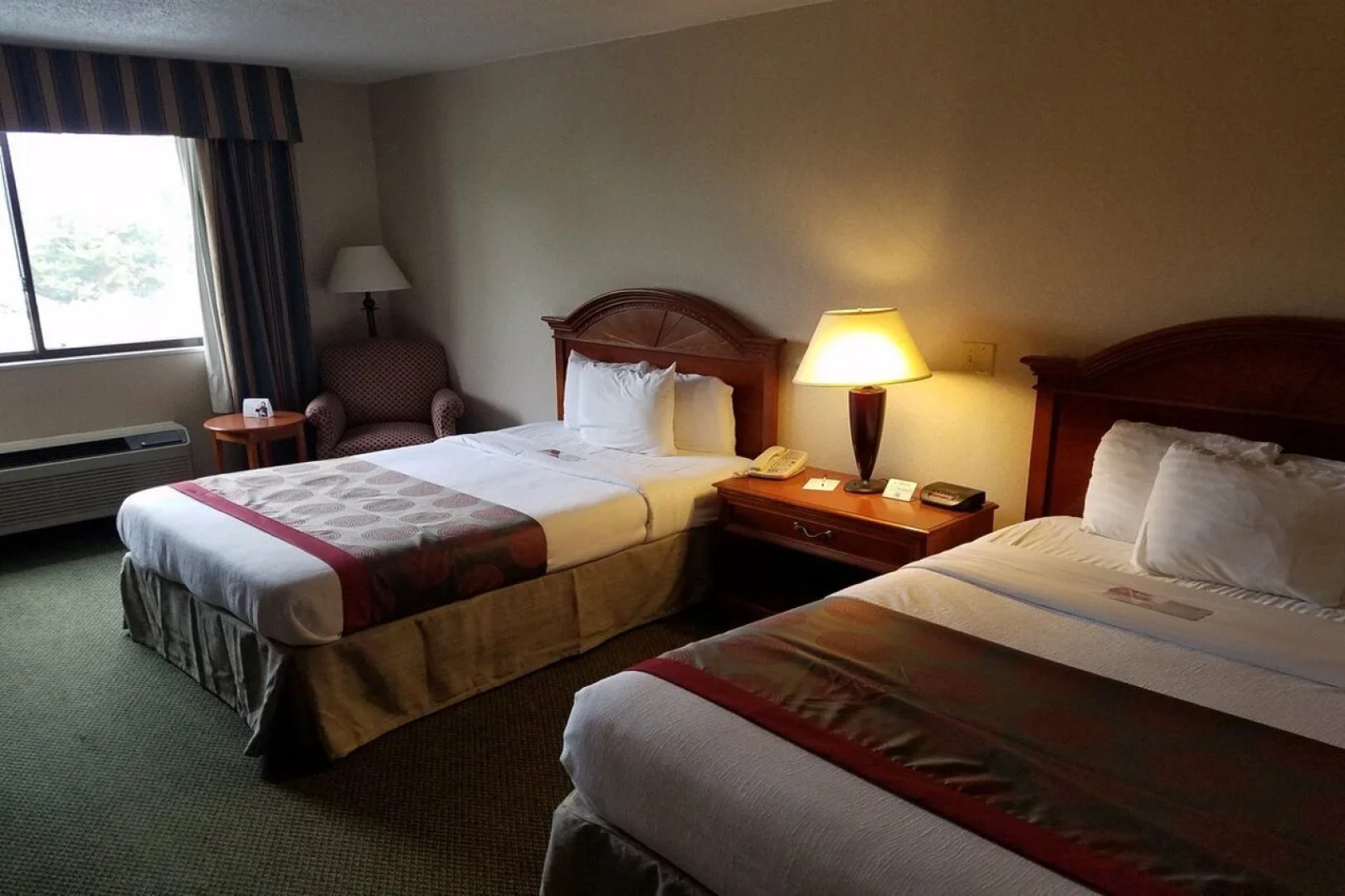 HomeTowne Studios by Red Roof Painted Post