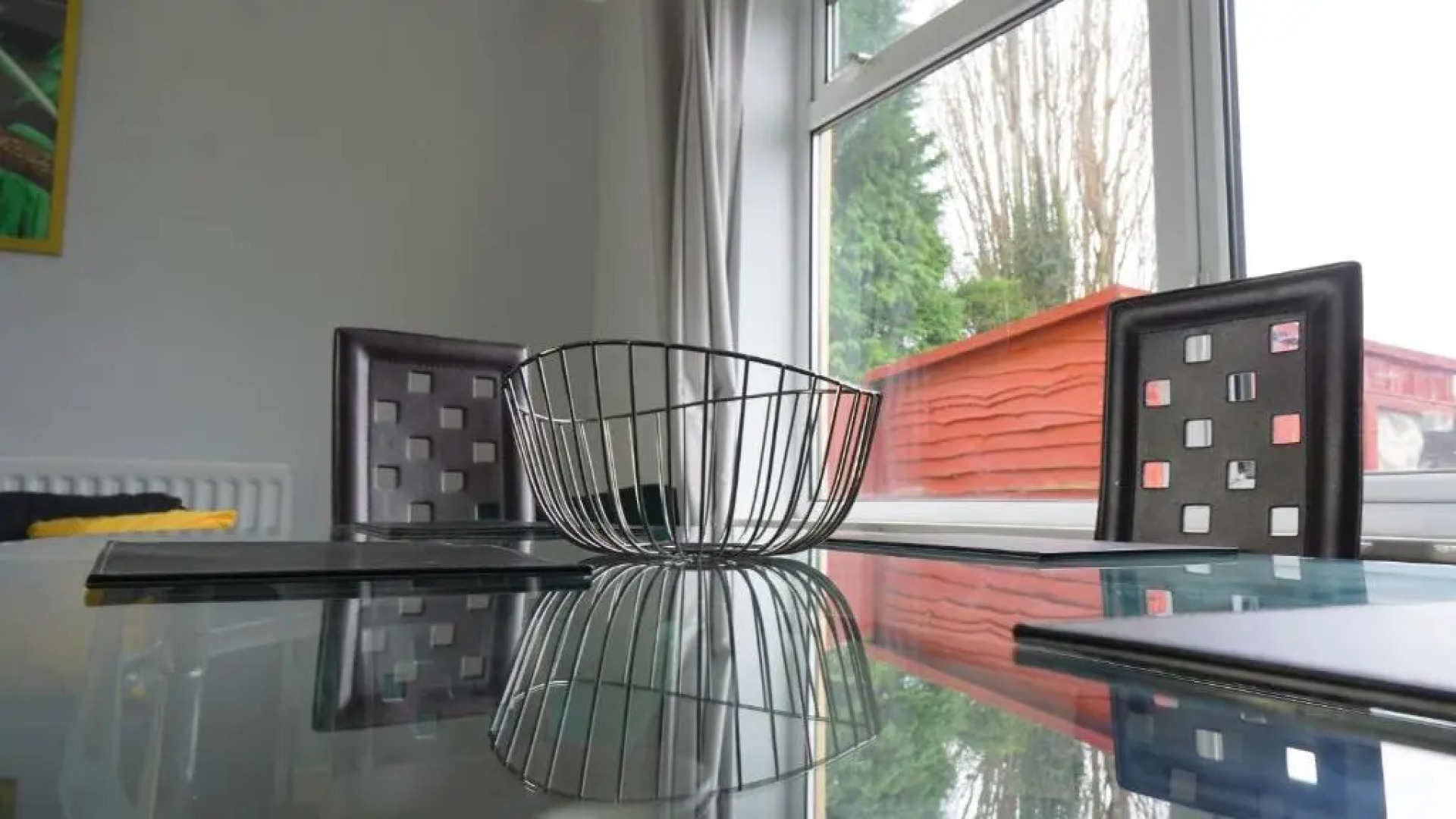 Portobello House - Four Bedroom House perfect for CONTRACTORS - Sleeps 6 - FREE parking