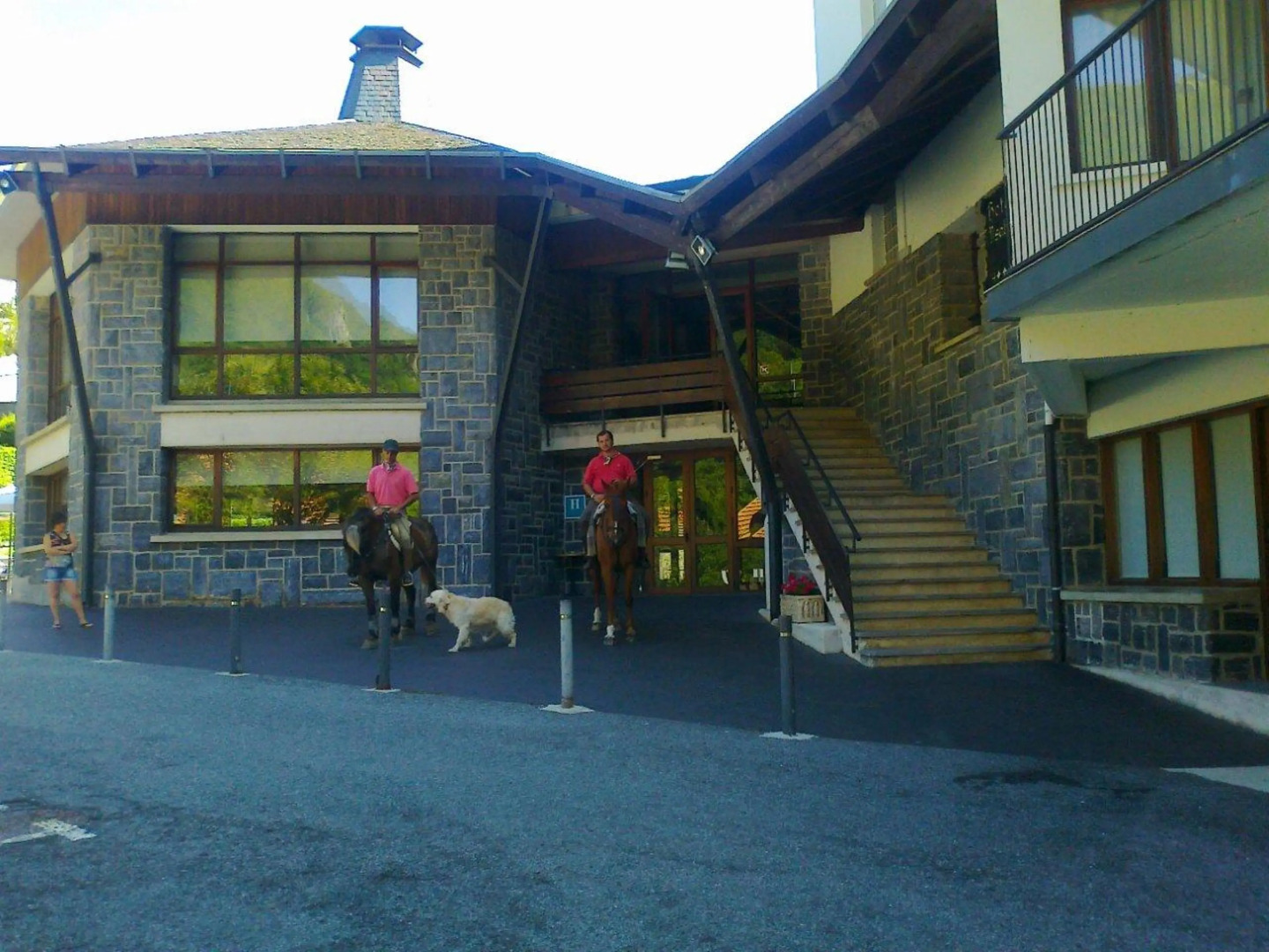 Hotel y Apartamentos SNO Isaba