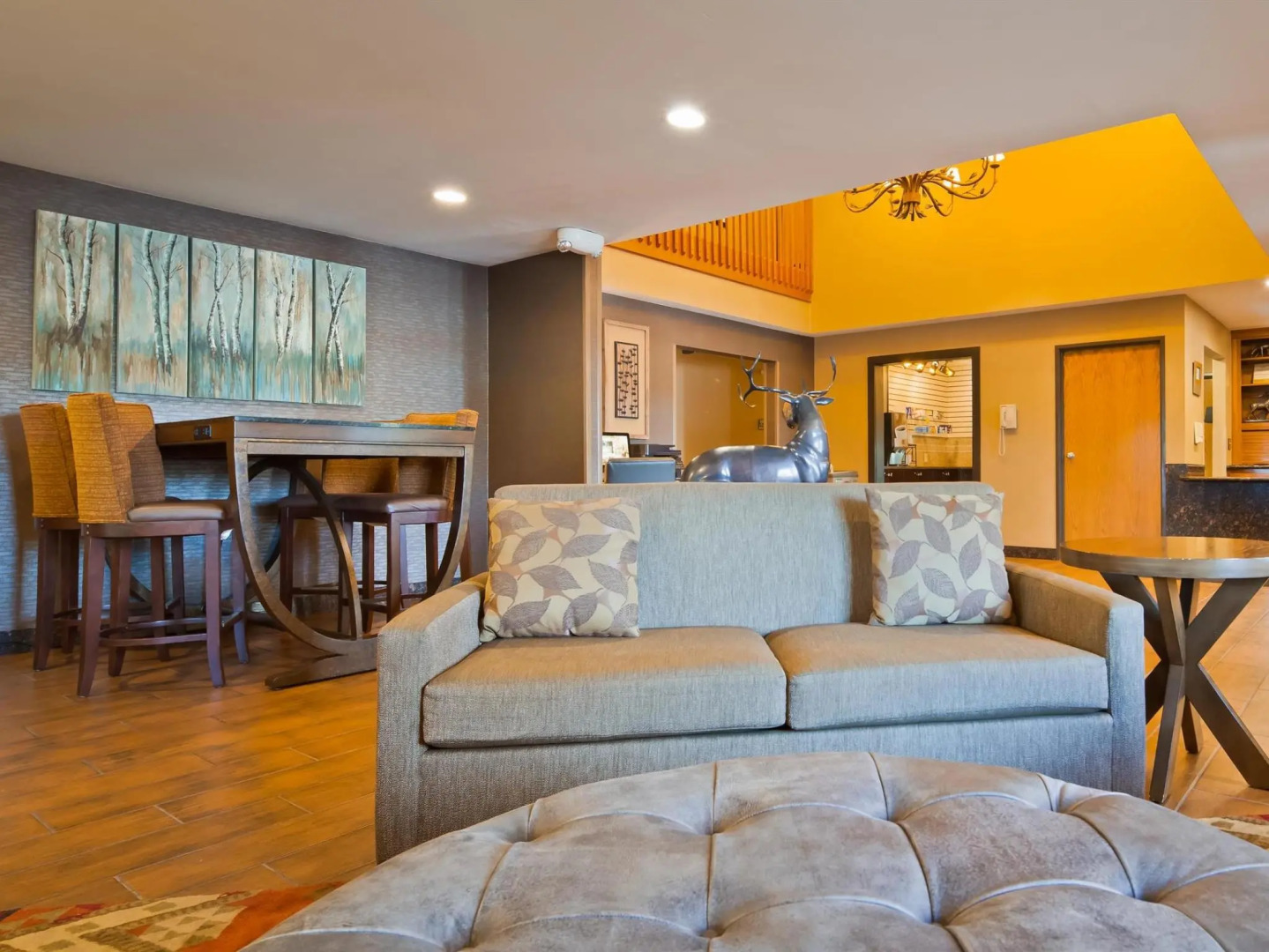 Best Western Plus Deer Park Hotel & Suites