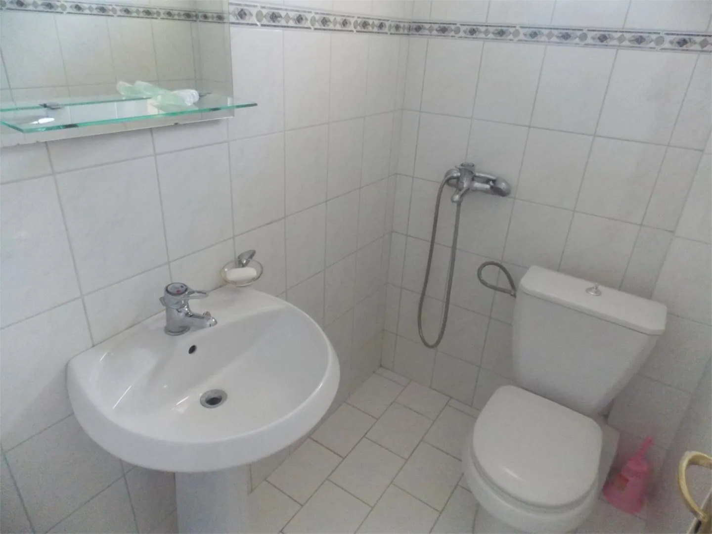 Damian Saranda Hotel