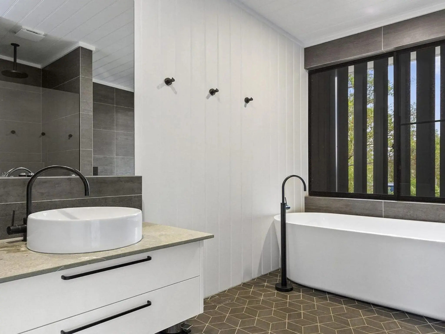 Horizons at Currarong - architecturally designed beach house