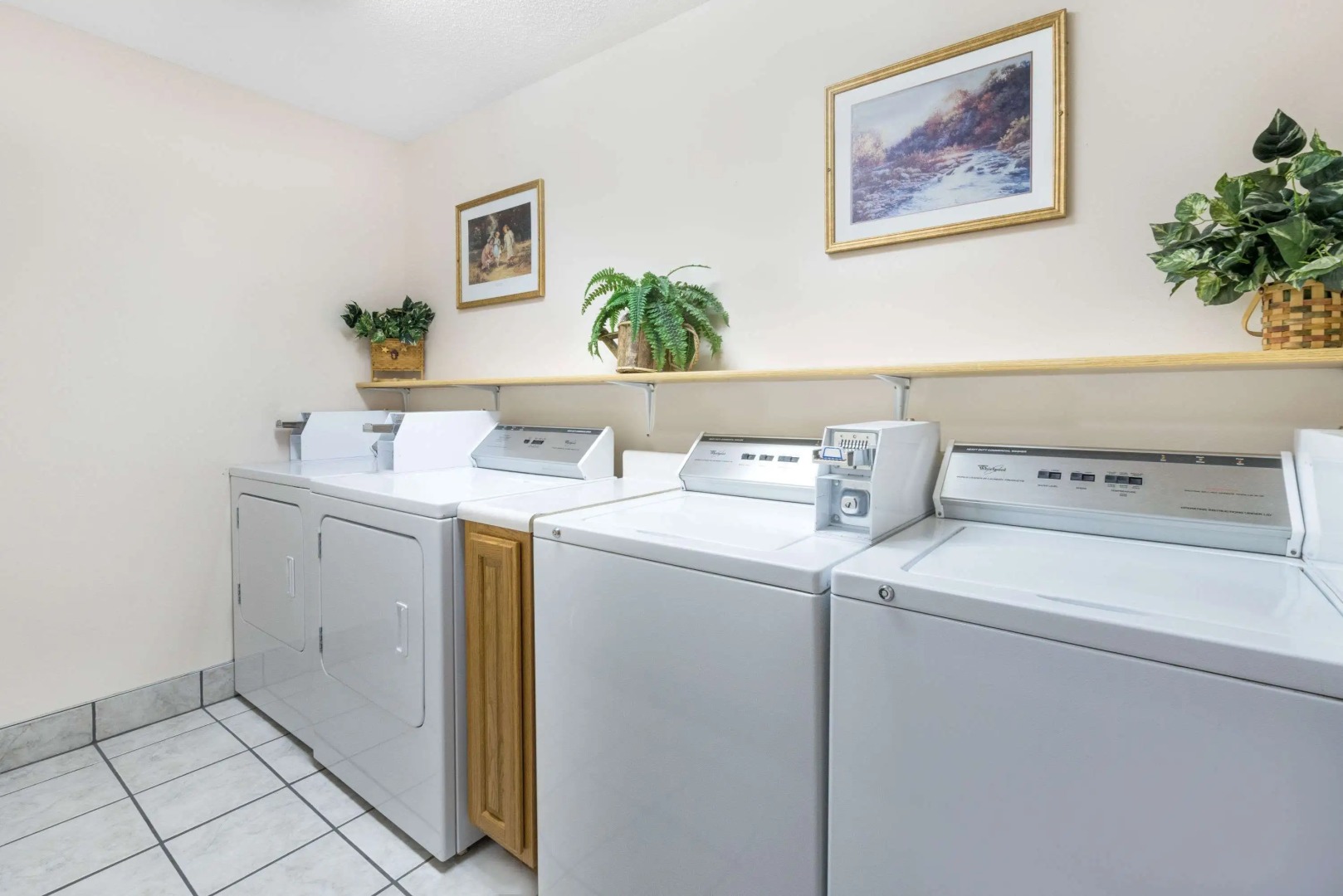 Super 8 by Wyndham Chamberlain SD