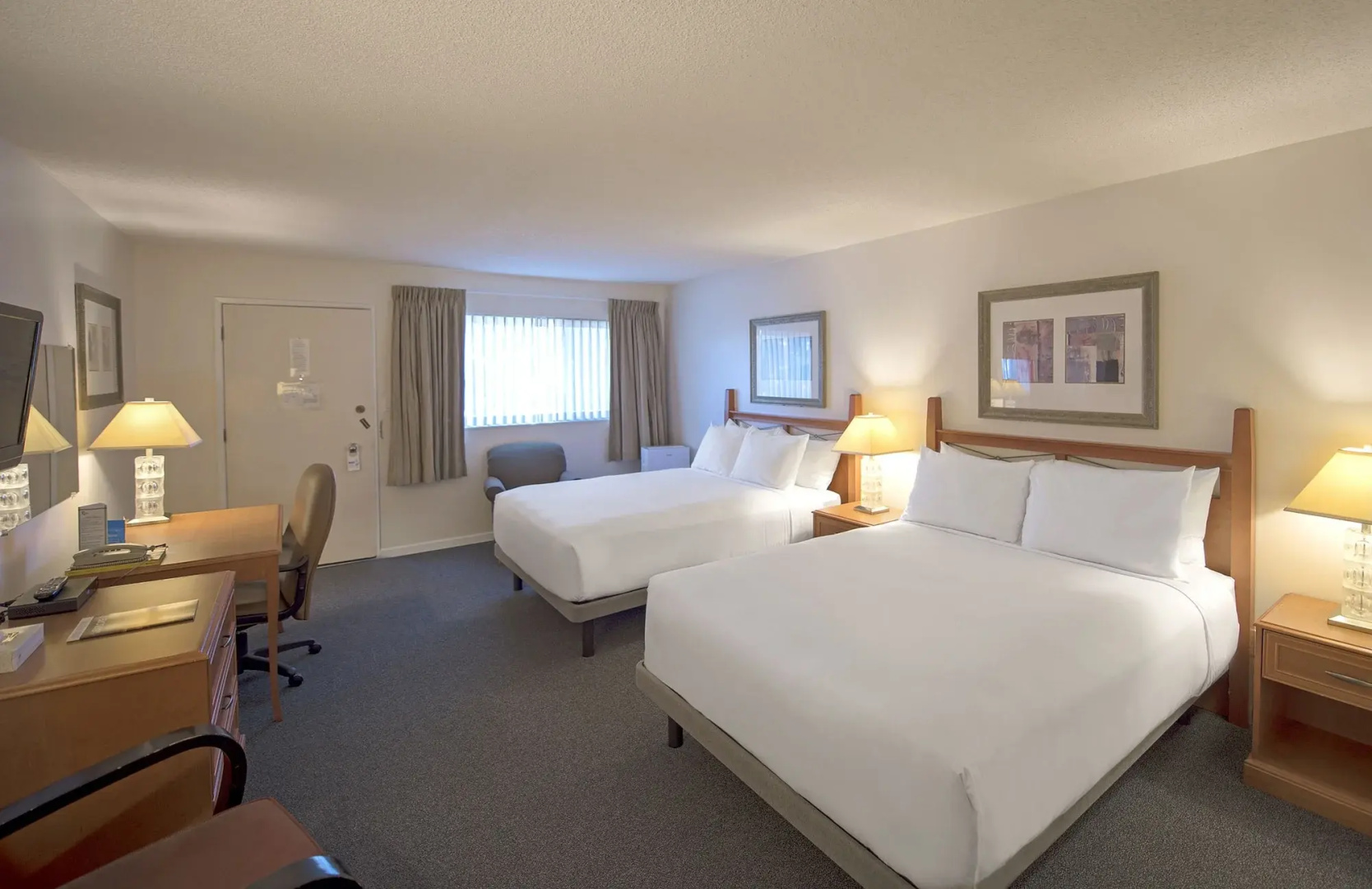 Robin Hood Inn & Suites