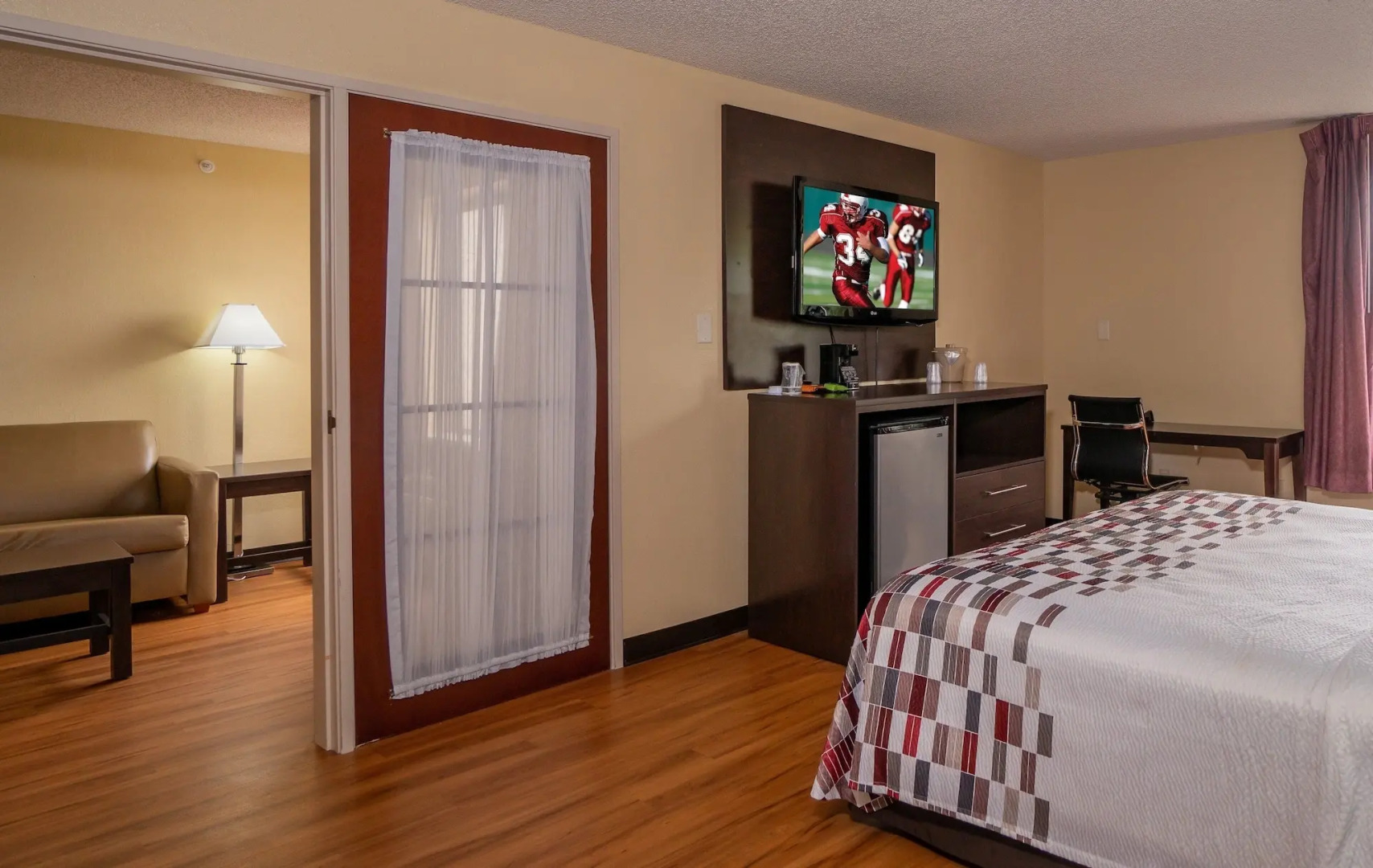 Red Roof Inn & Suites Indianapolis Airport