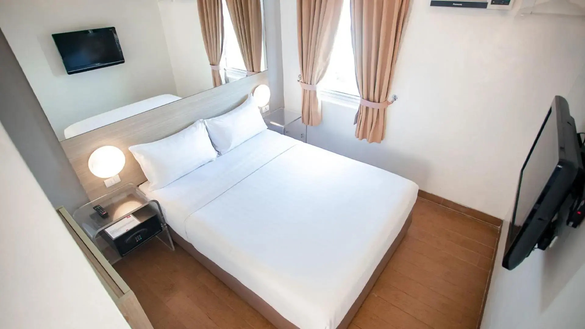 Red Planet Manila Malate Mabini