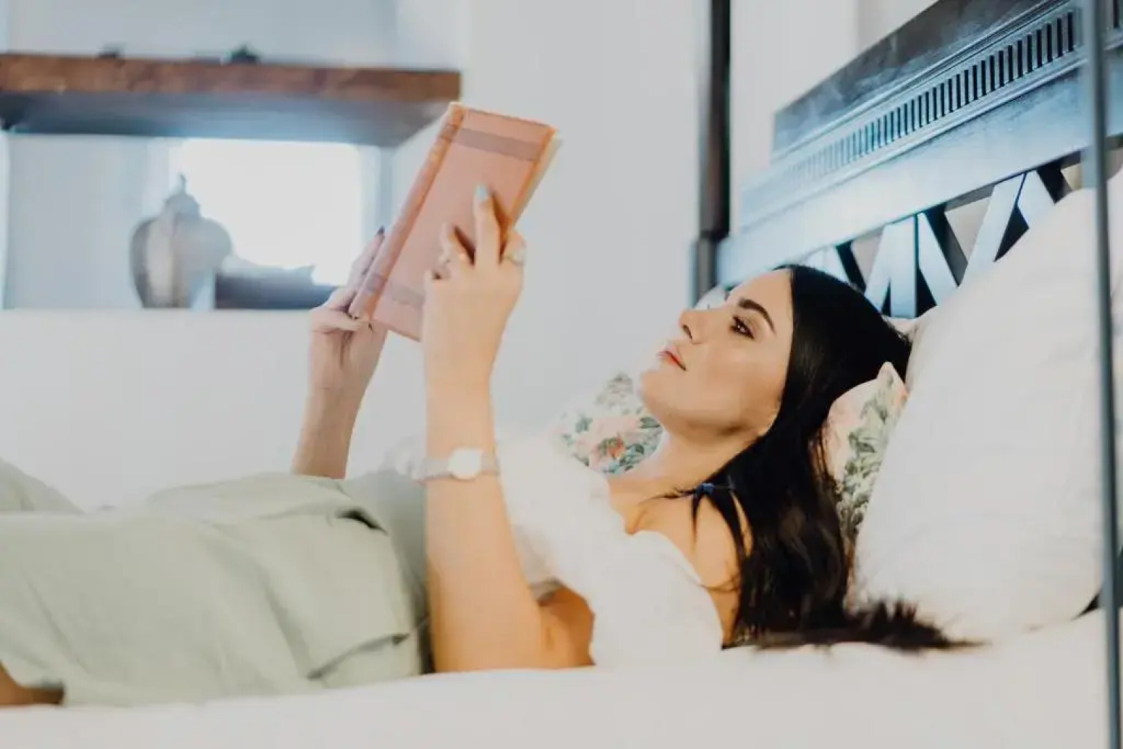 Oinou Strata - Adults Only