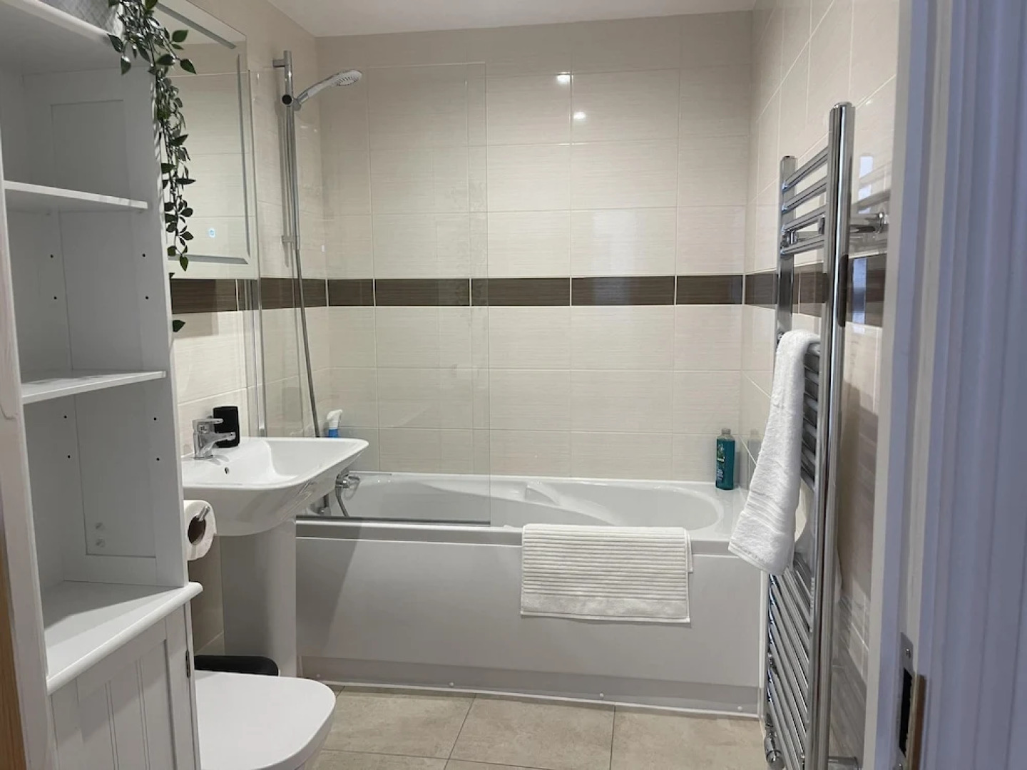 Superior 2 Bedroom Condo With Stunning Sea Views