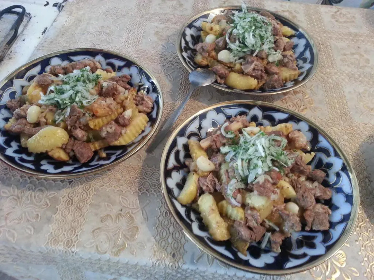 Guest House Ruslan Nurata & Tours