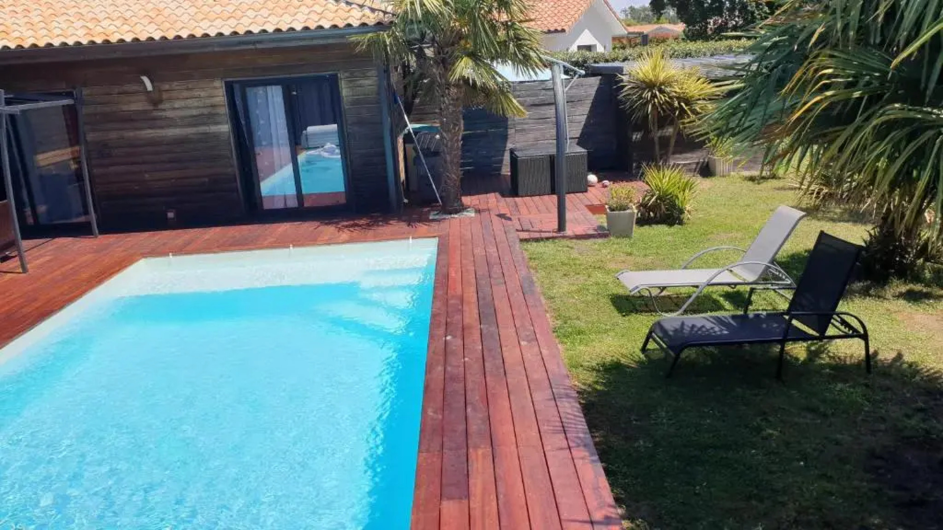 VILLA avec piscine chauffée