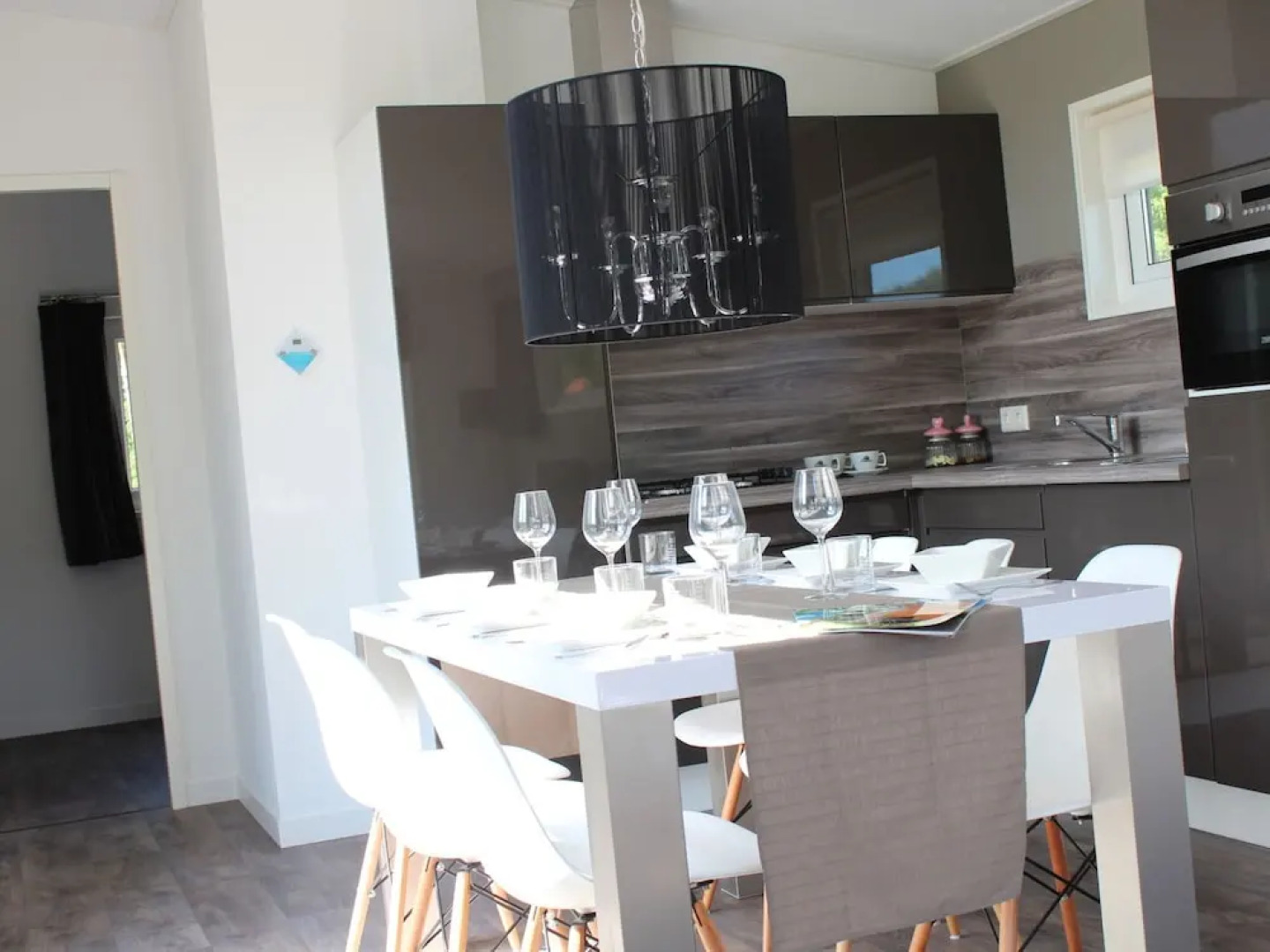 Light Bungalow With Dishwasher, Near Maastricht