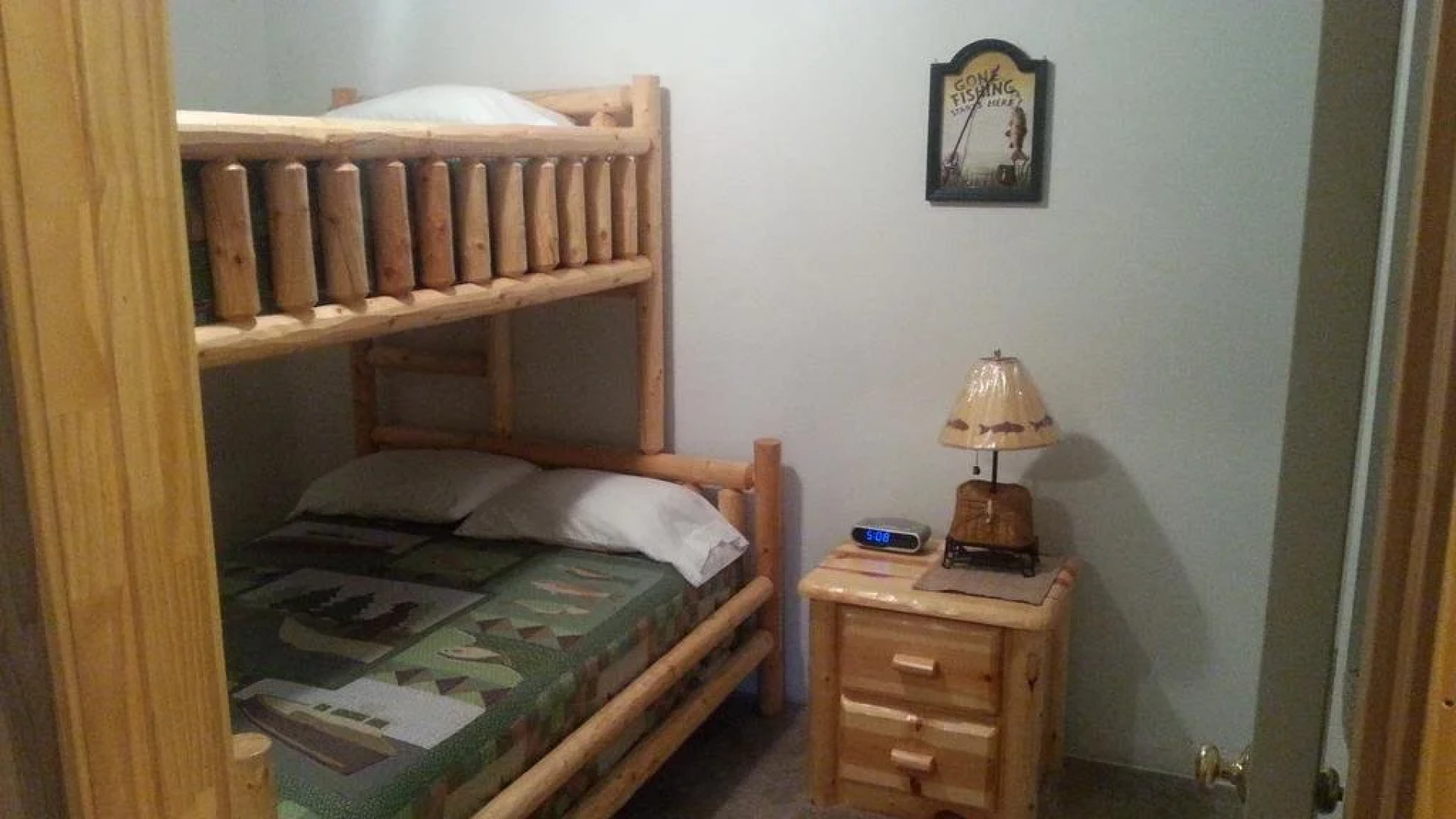 Wolf Den Log Cabin Motel and RV Park