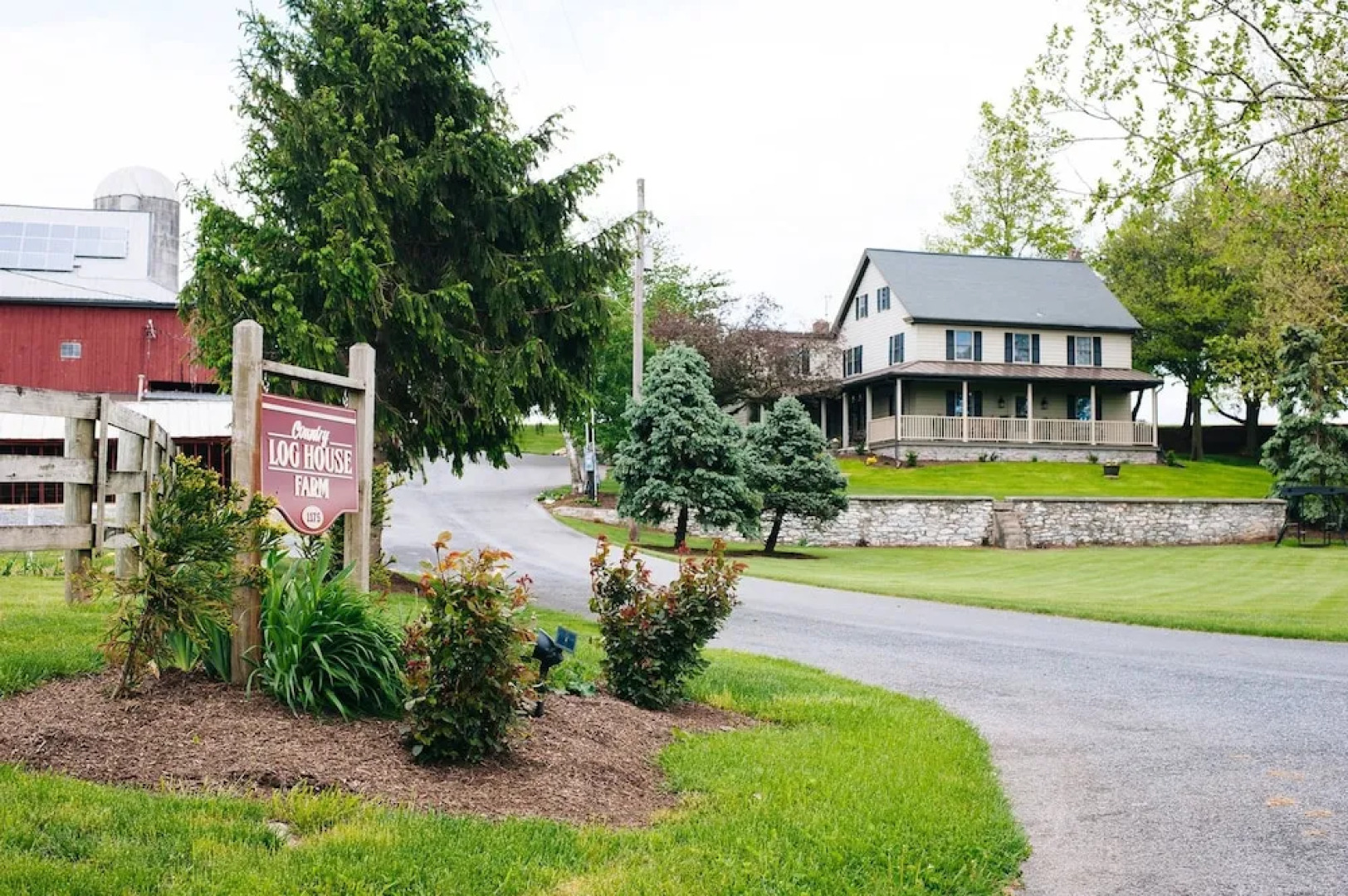 Country Log House Farm Bed and Breakfast