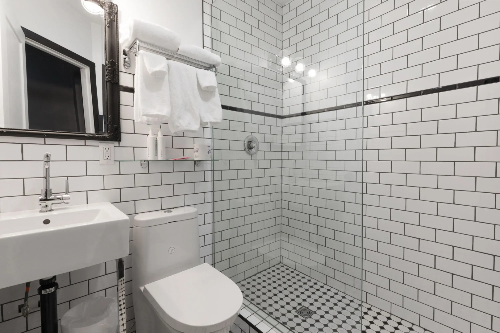 Crash Hotel Downtown Edmonton