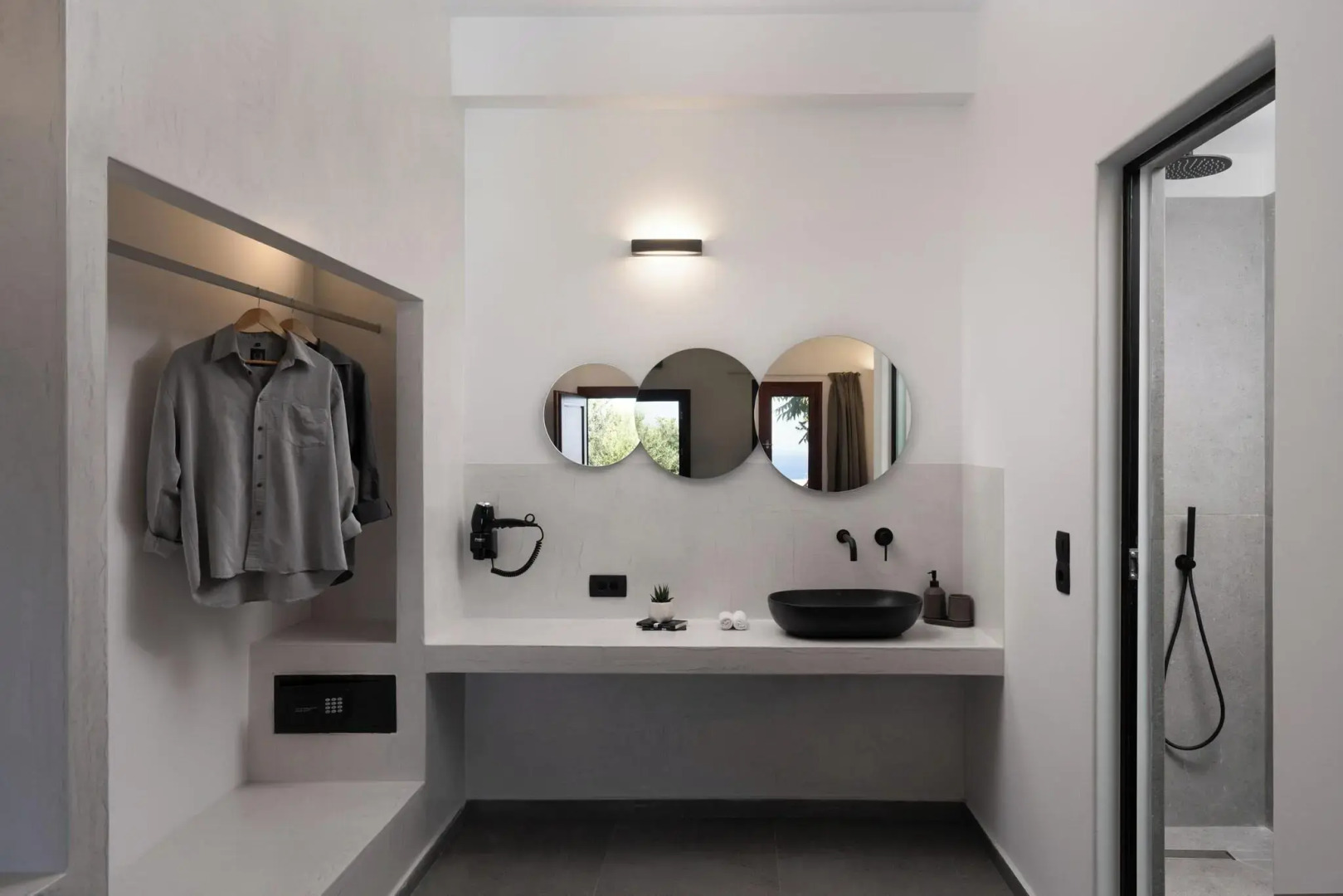 Splendour Hotel and Suites