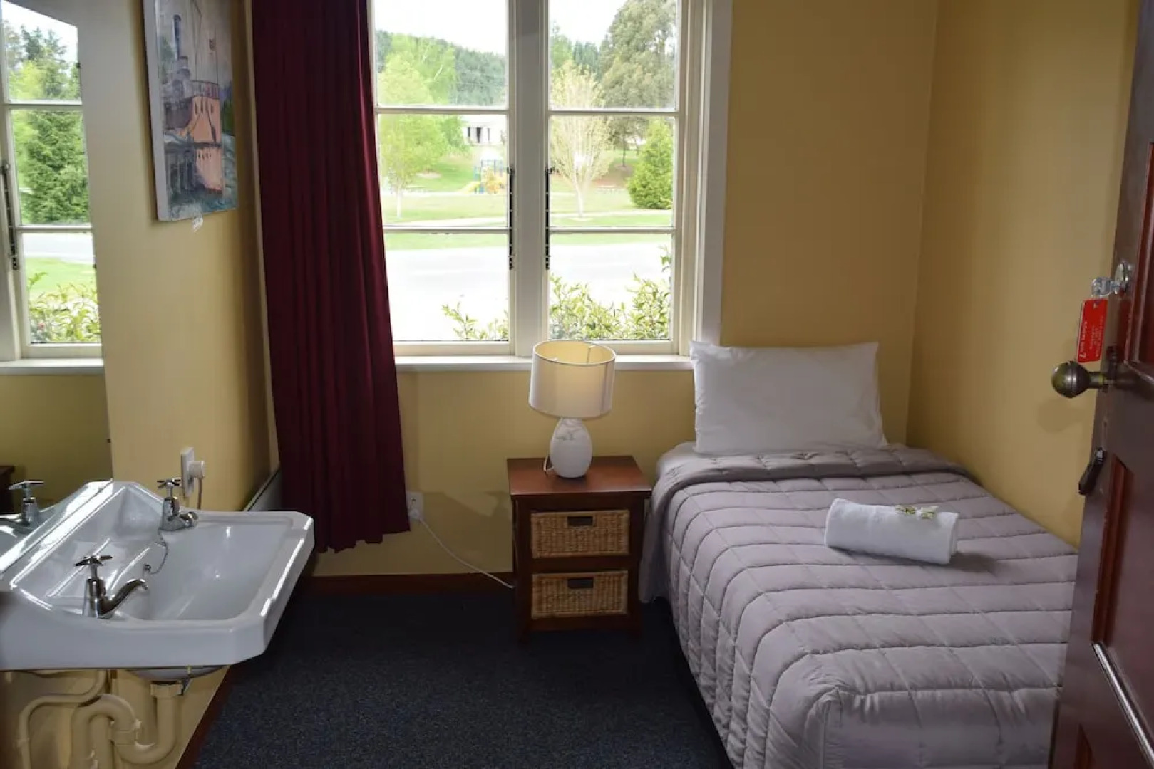 Garston Hotel and Cafe