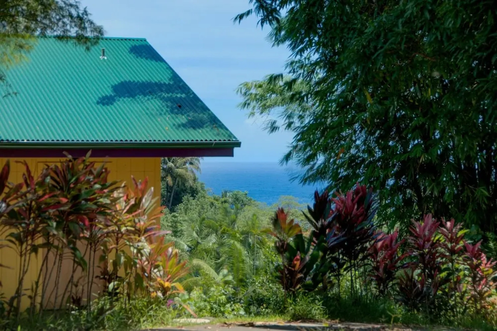 Birdsong 1 Bedroom Home by Redawning