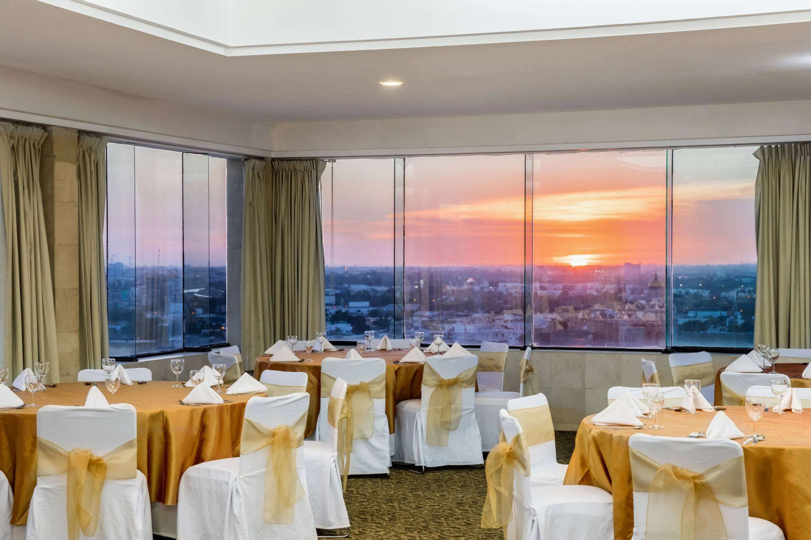 Ramada by Wyndham Hola Culiacan