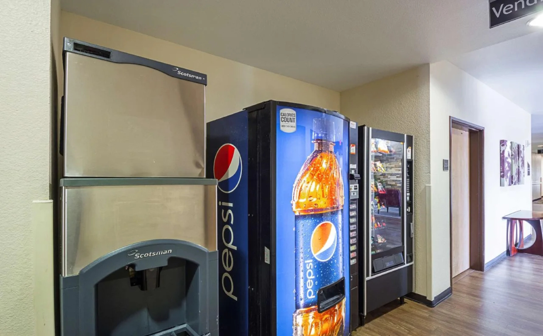 Red Roof Inn and Suites